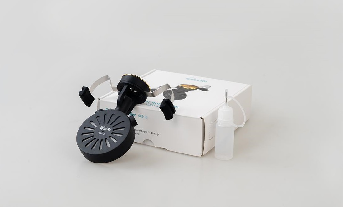 GUITTO GHD-03 NAWILŻACZ GITAROWY DO GITARY Z HIGROMETREM I DOZOWNIKIEM