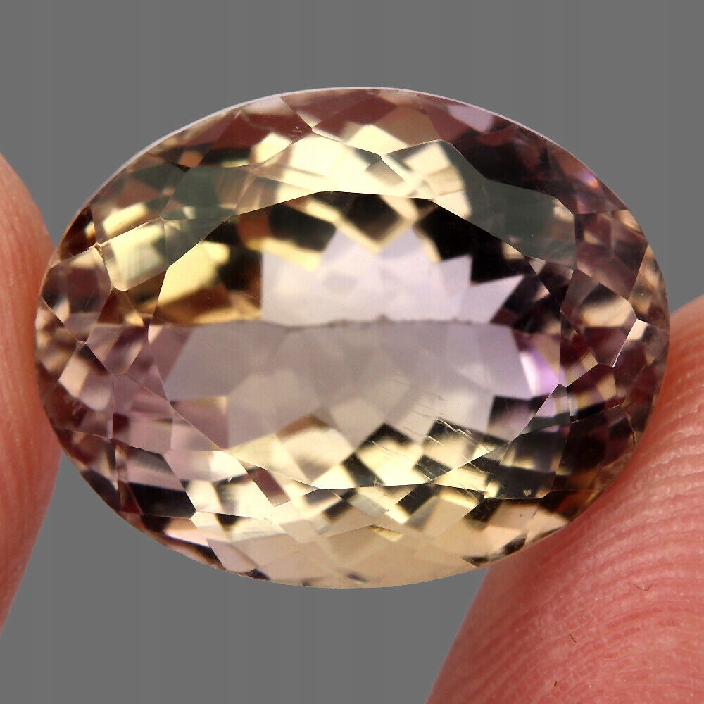 Ametryn přírodní kámen Vvs 13.11ct