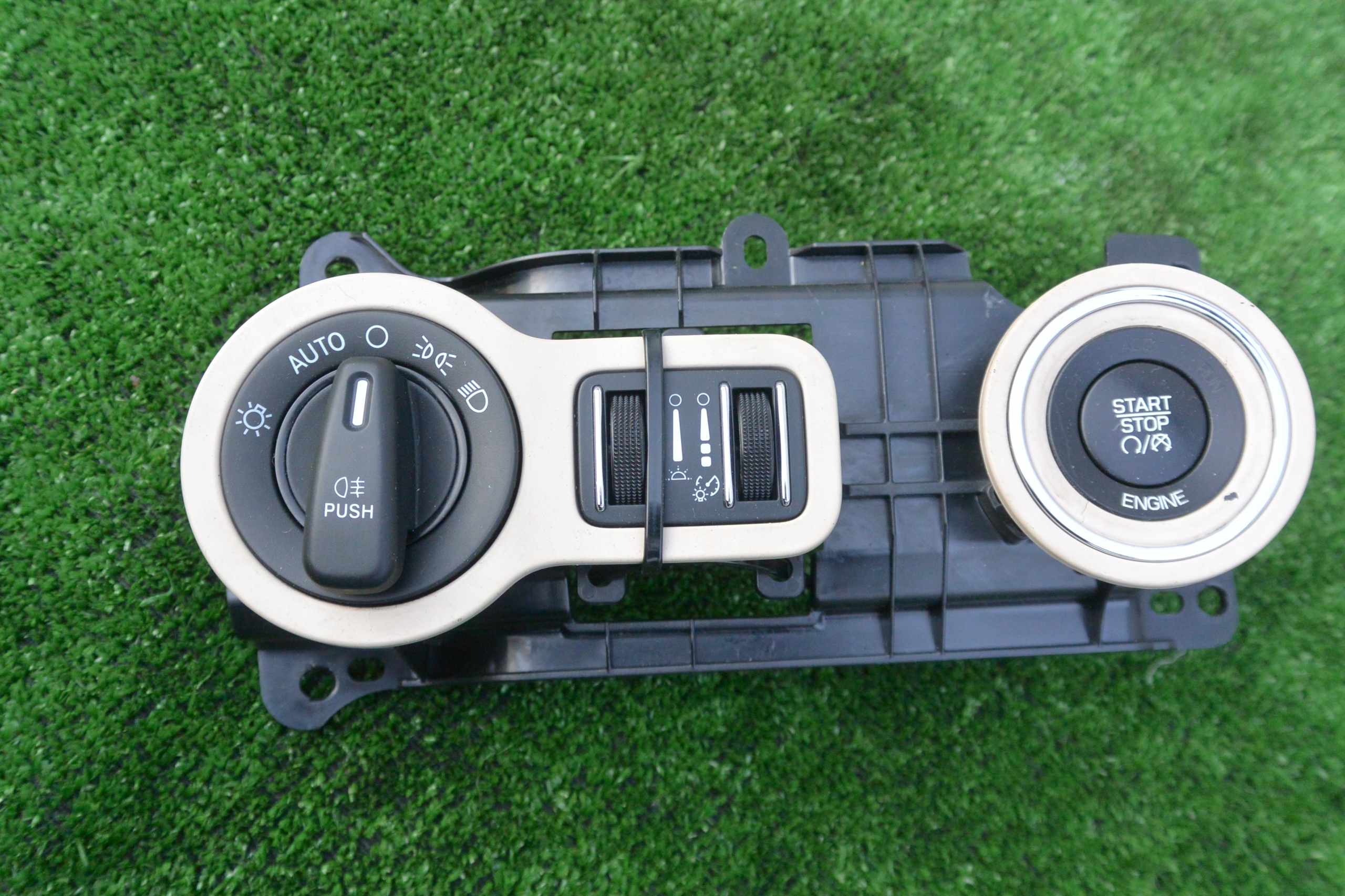switch SWIATLA button START STOP cover MASERATI QUATTROPORTE GHIBLI