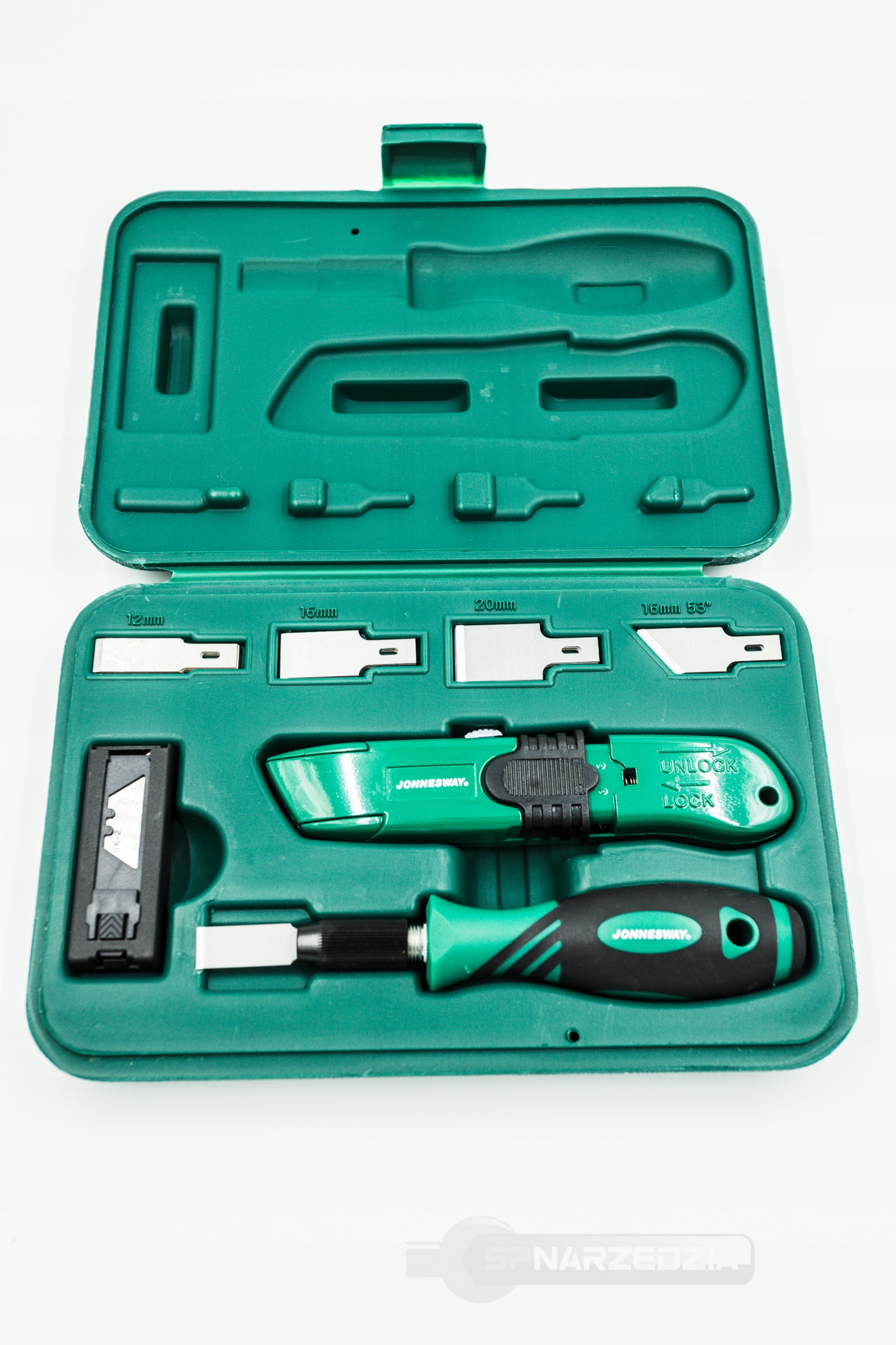 PRAKTYCZNY ZESTAW NOŻY I SKROBAKÓW W WALIZCE 27 SZT. NÓŻ DO TAPET EAN (GTIN) 4719152122275