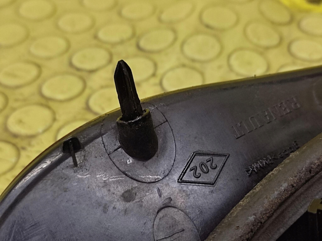 RENAULT SCENIC and light right rear part