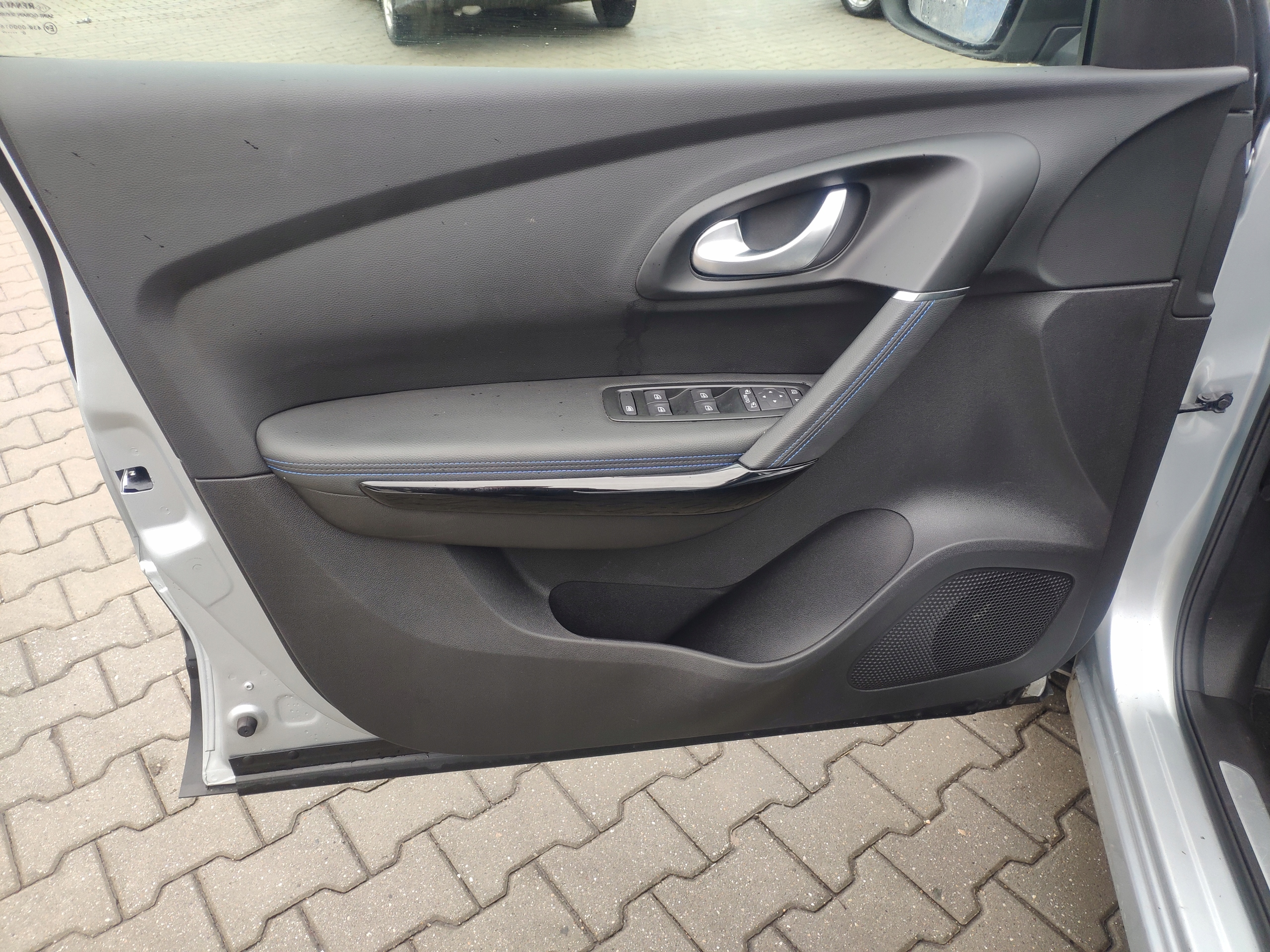 RENAULT KADJAR seats semi leather