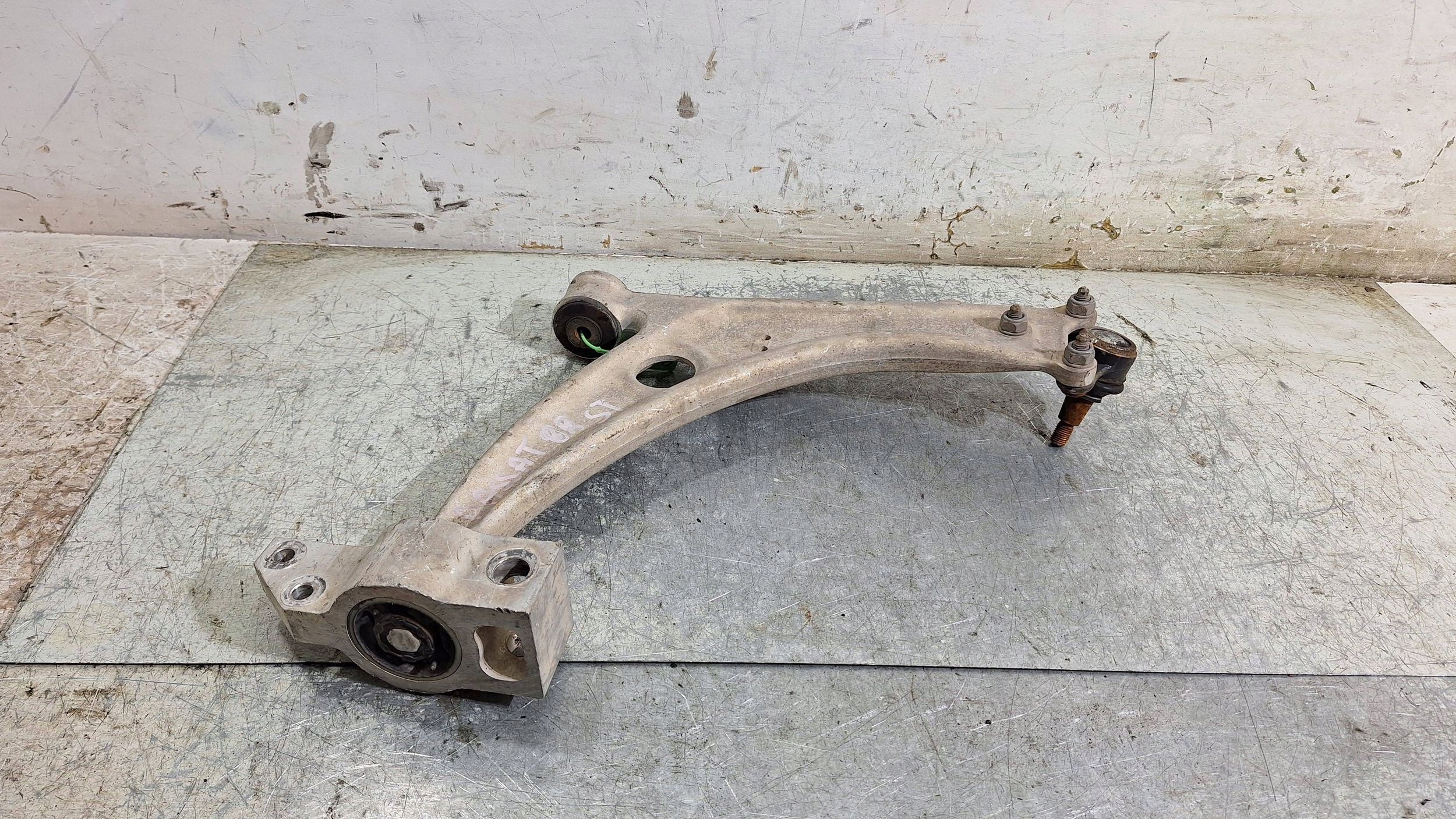 arm left front 3C0407153B VW PASSAT B6 AUDI A3 S3 8P 2.0 TDI
