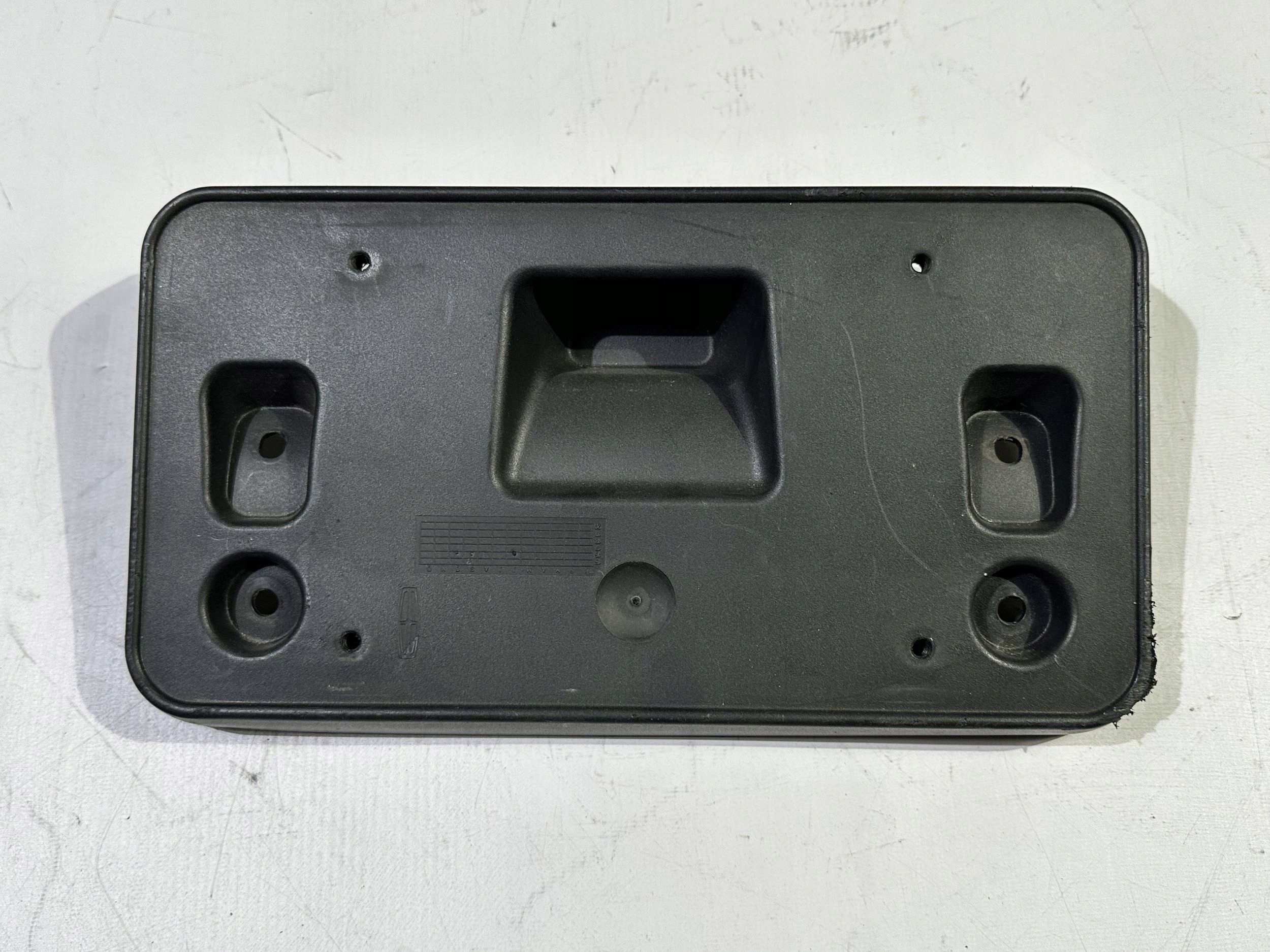 frame pad holder signs rejestracji Lincoln Continental 2017+