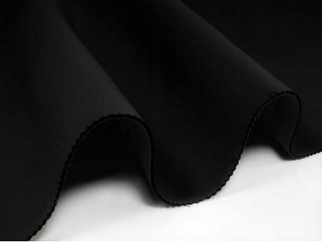 Neoprenová pěna 135cm tloušťka 3mm Látka Černá