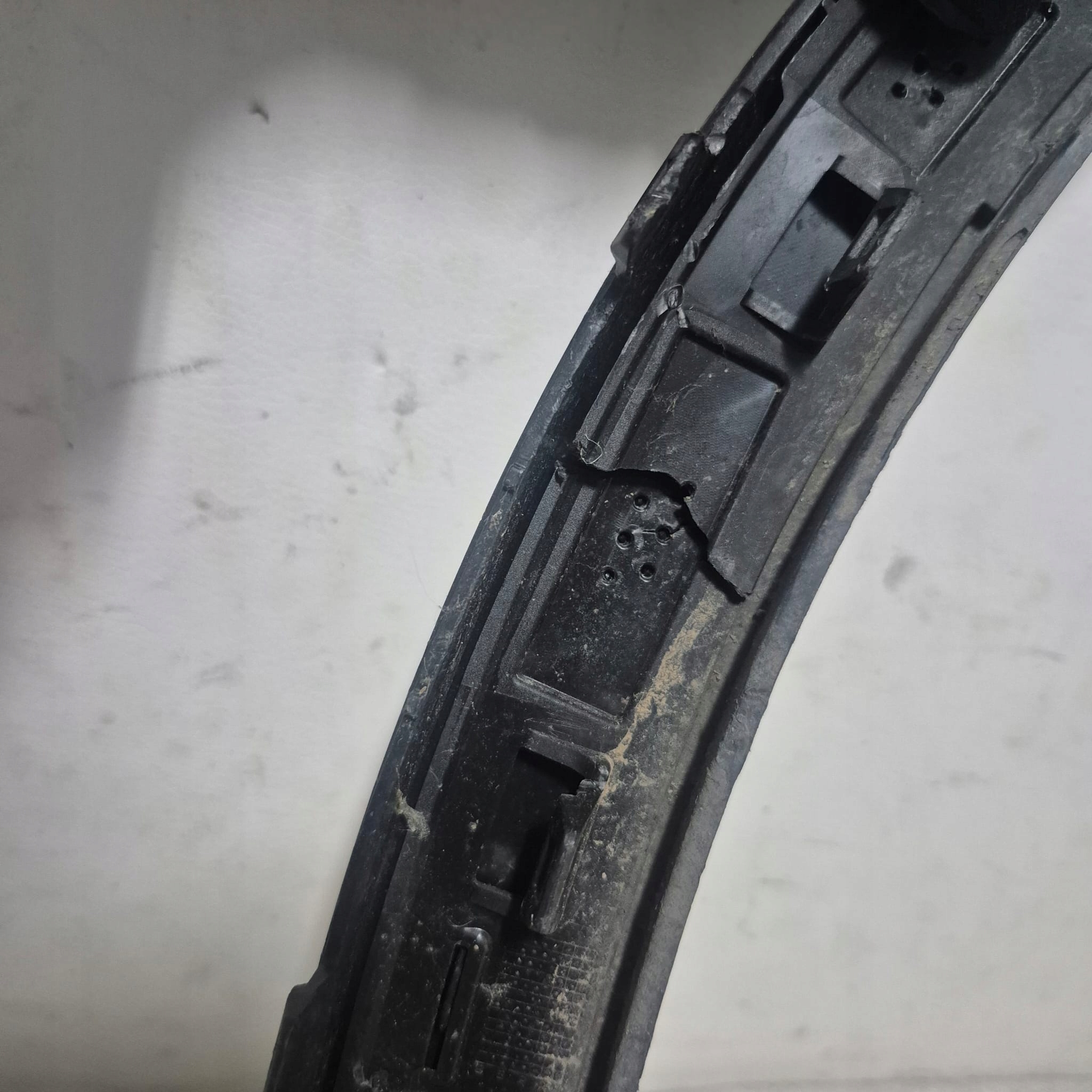 VOLVO XC40 17-> moulding cap right front