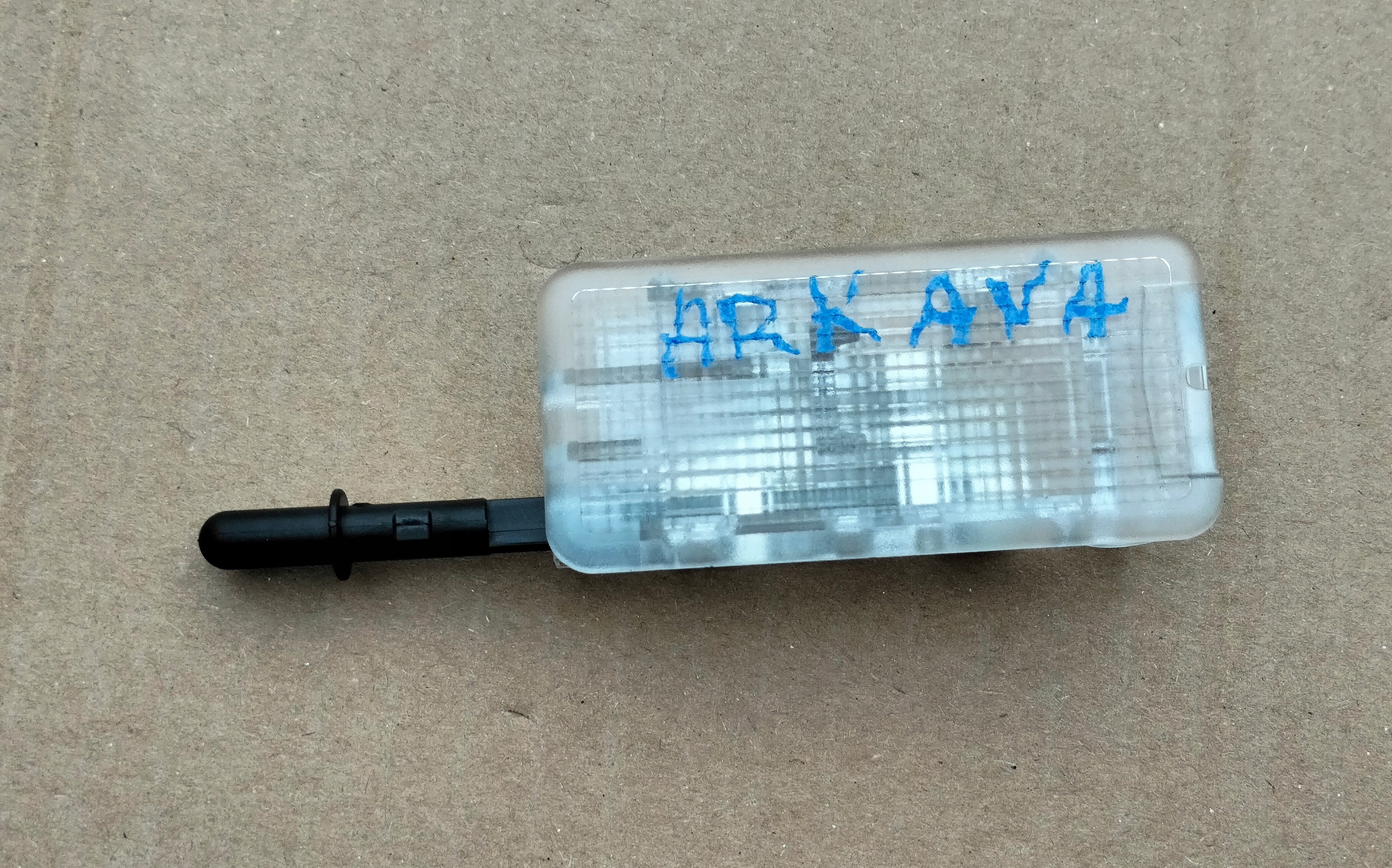 renault ARKANA лампочка бардачок пассажира