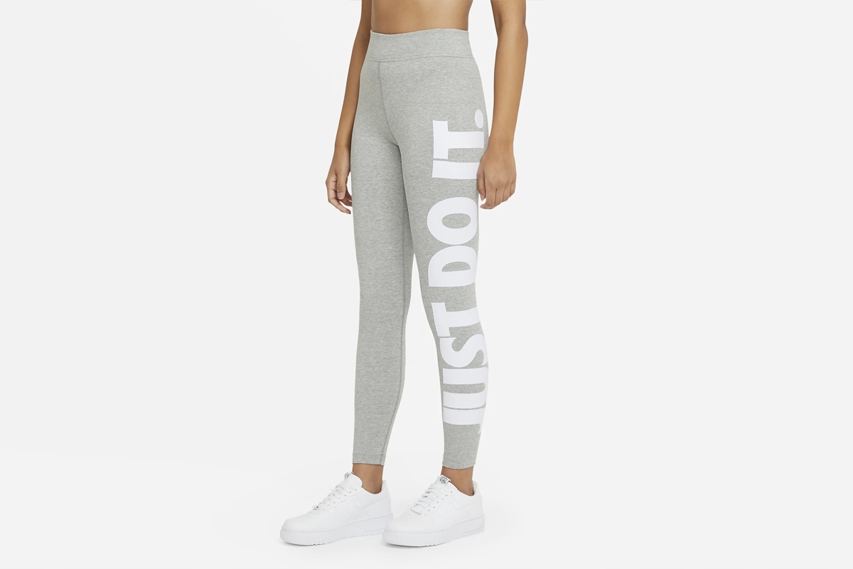 Dámské sportovní legíny Nike Sportwear Essential CZ8534-063 r.XS