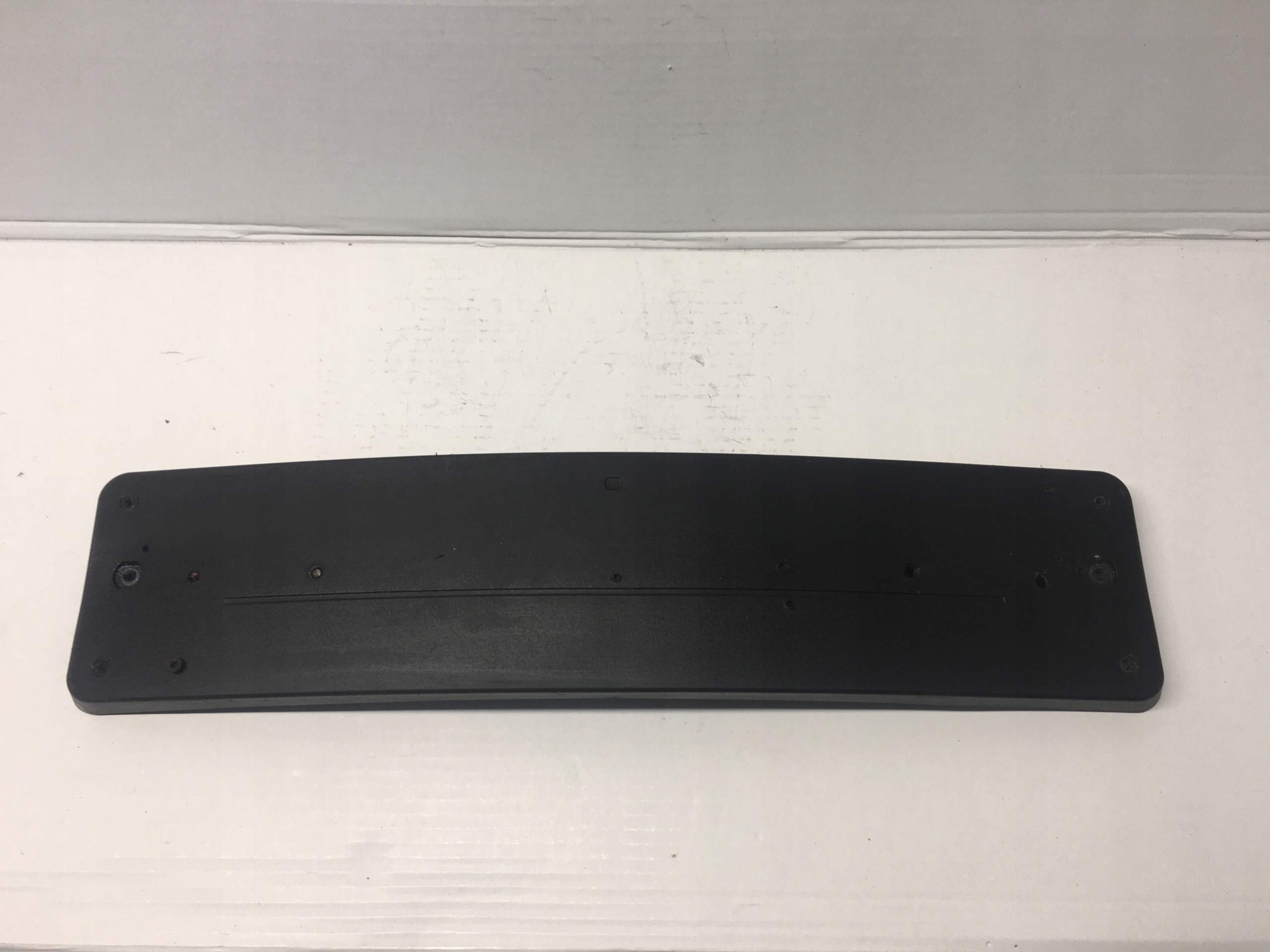 Крепление номерного знака A2128851781 MERCEDES E W212