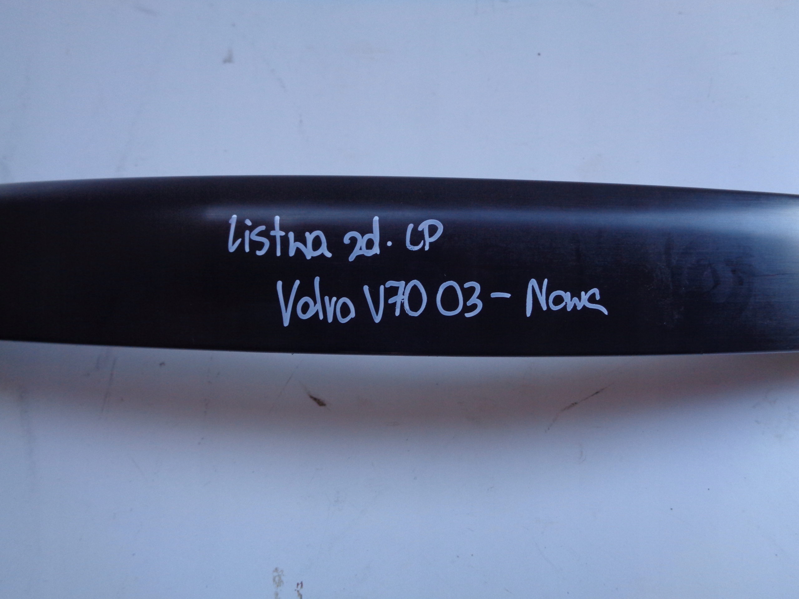 new moulding of a bumper left front VOLVO V70 03