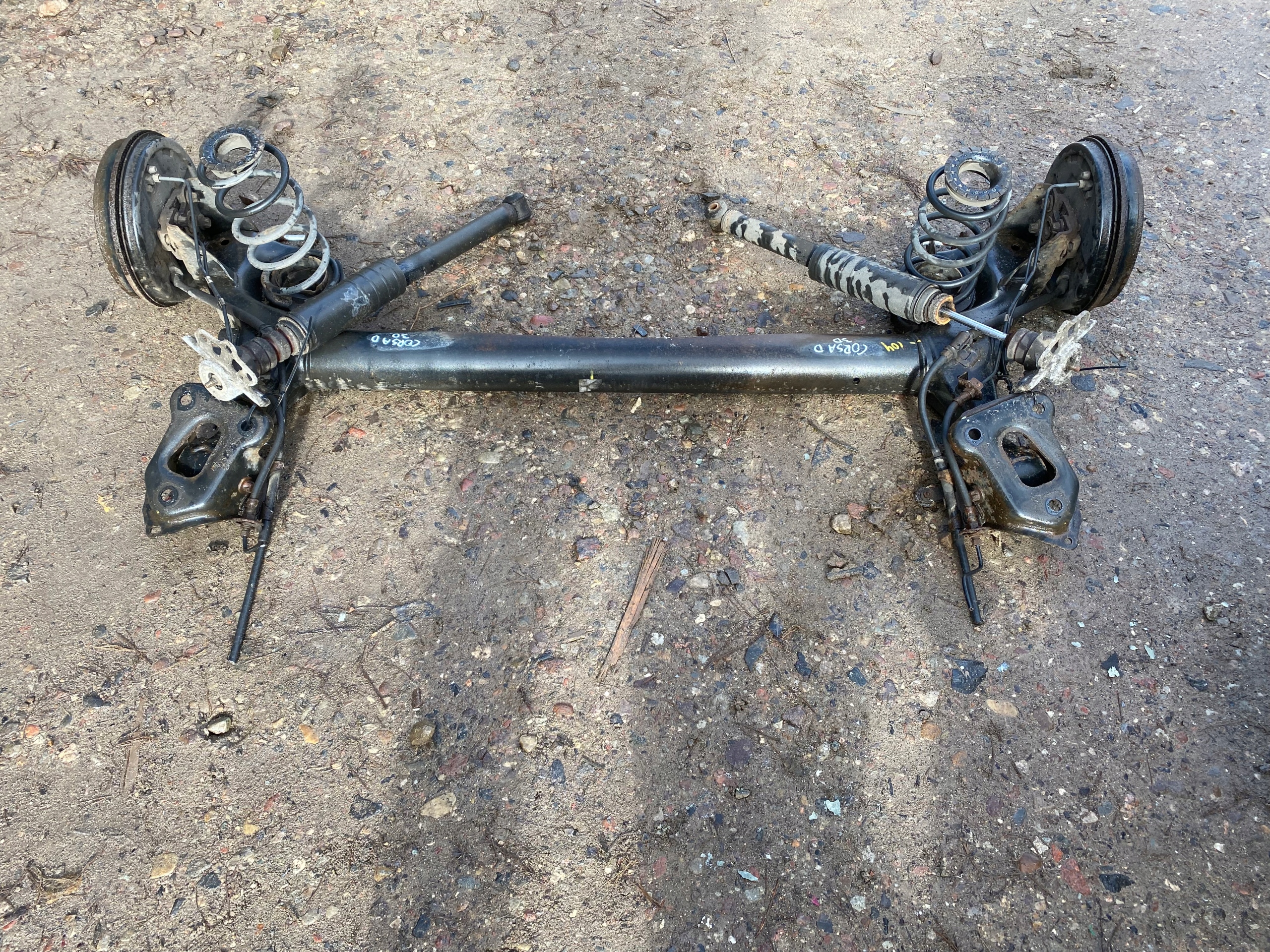 OPEL CORSA D 3D BELKA ZAWIESZENIE TYŁ KOMPLET Typ samochodu Samochody osobowe