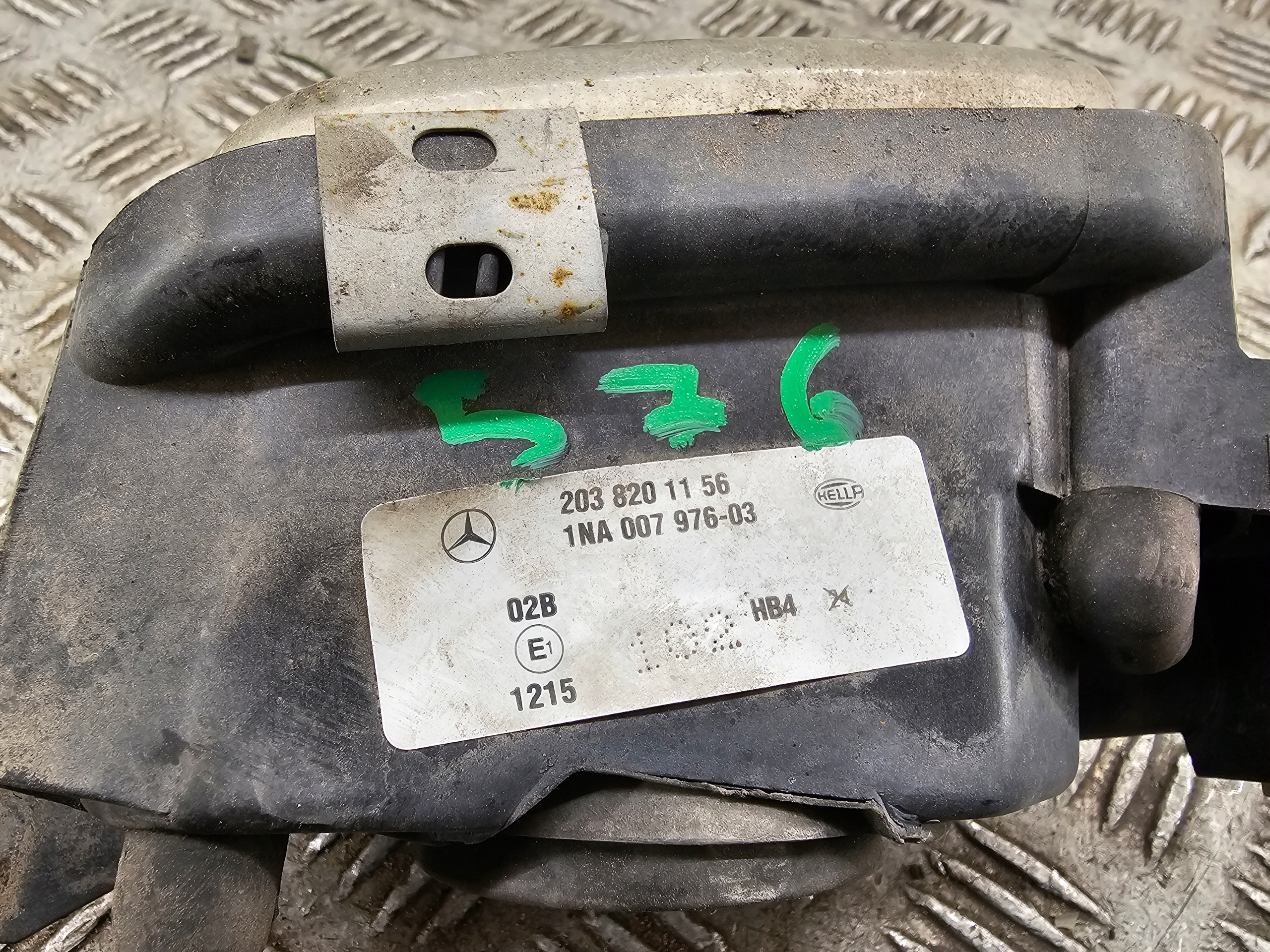 Mercedes-Benz W203 light przeciwmglowe front left front 1NA007976-03