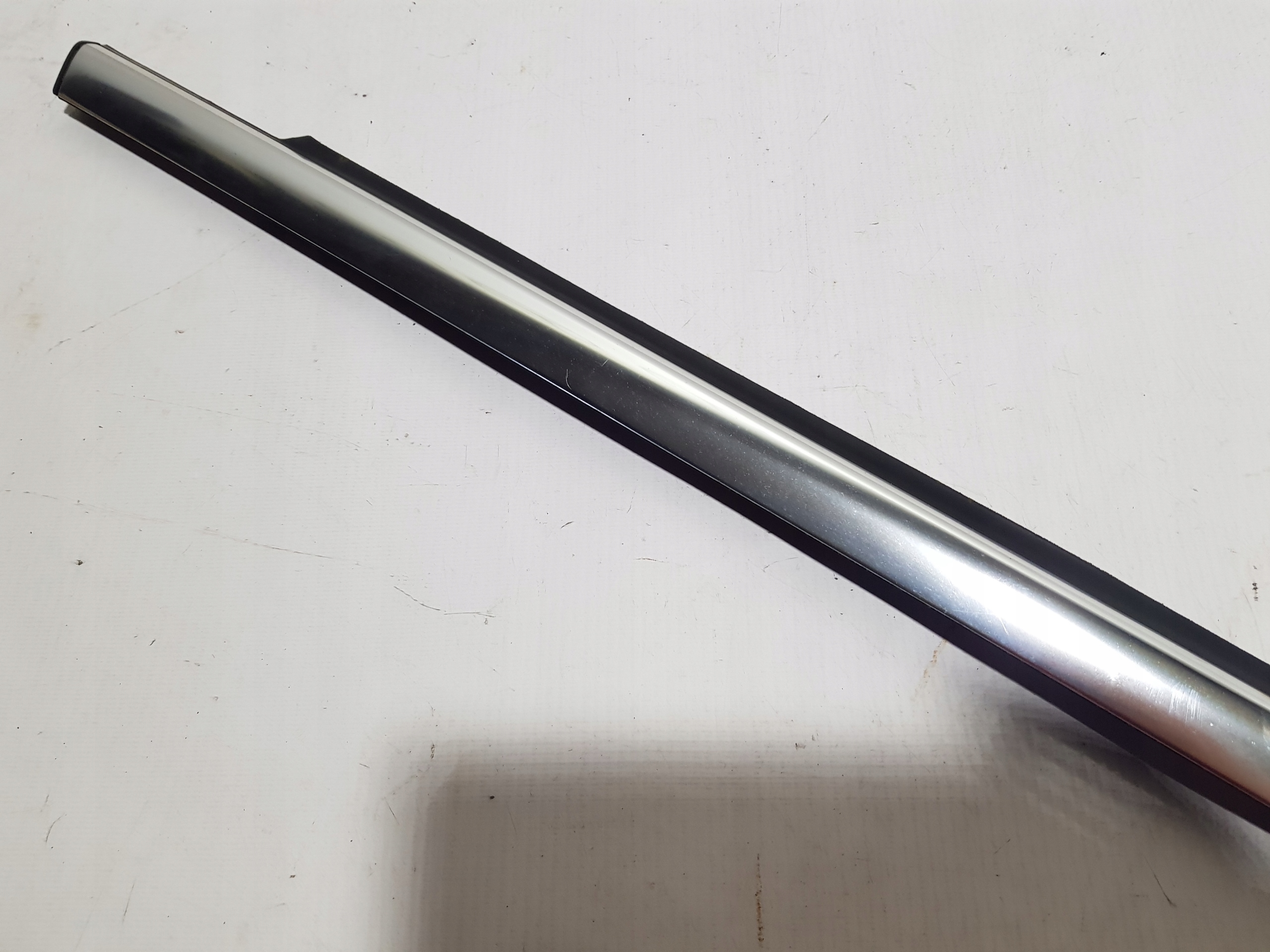 moulding door right front dust CHROM MERCEDES W251