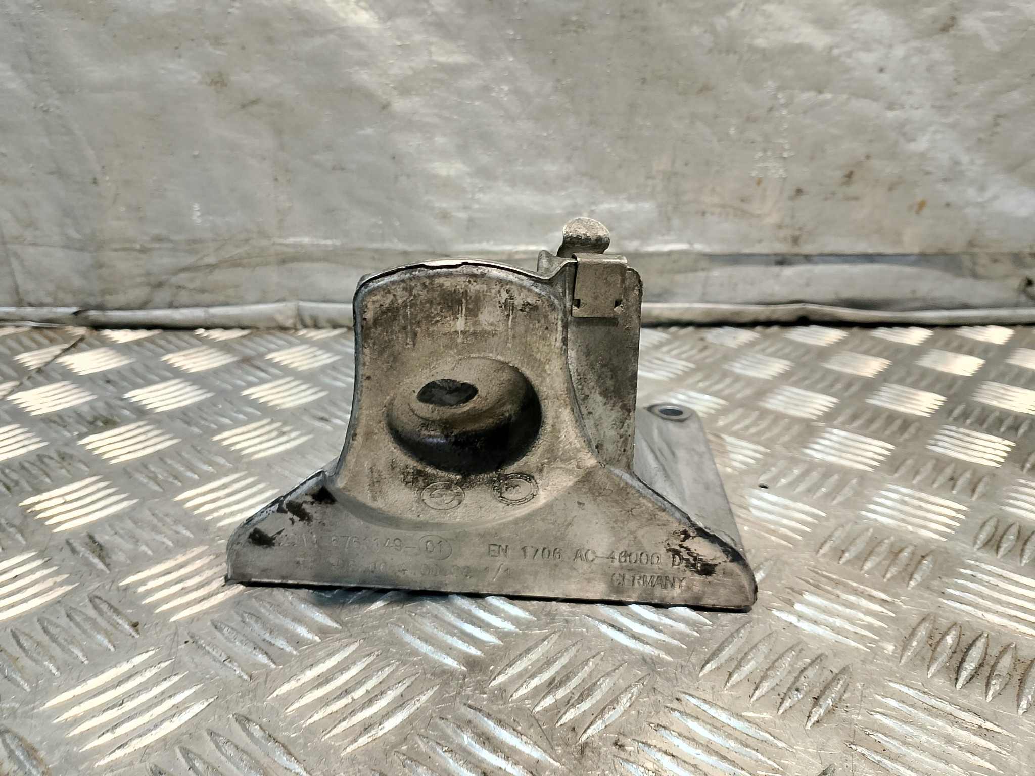 engine mount BMW E61 2.5 D 22116761149-01 EN 1706 AC-46000D