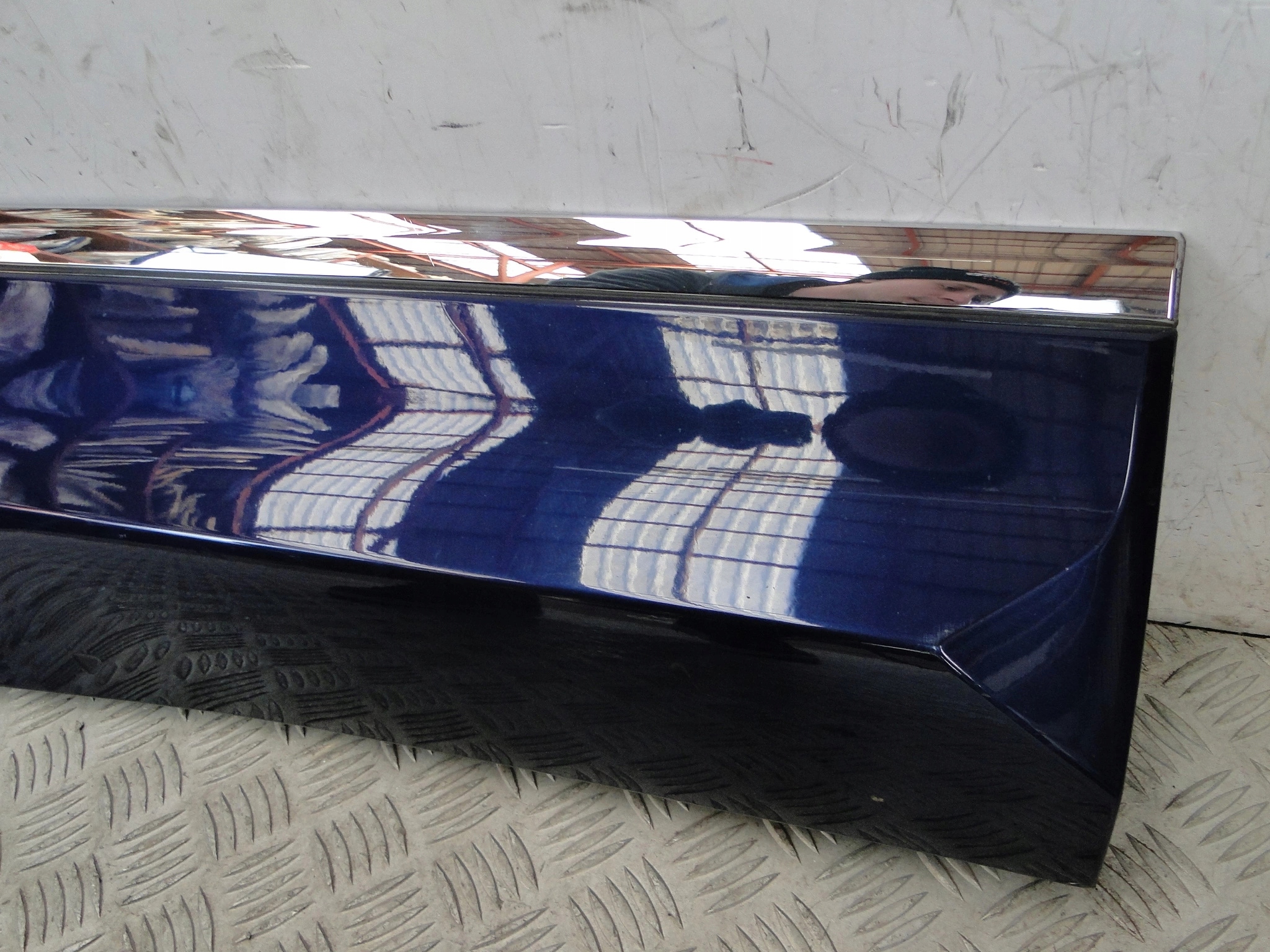 LISTWA DRZWI TYŁ VW TIGUAN 5NA R-LINE LC5B 5NA854950M 5NA854949M CENA ZA 1 Typ samochodu Samochody osobowe