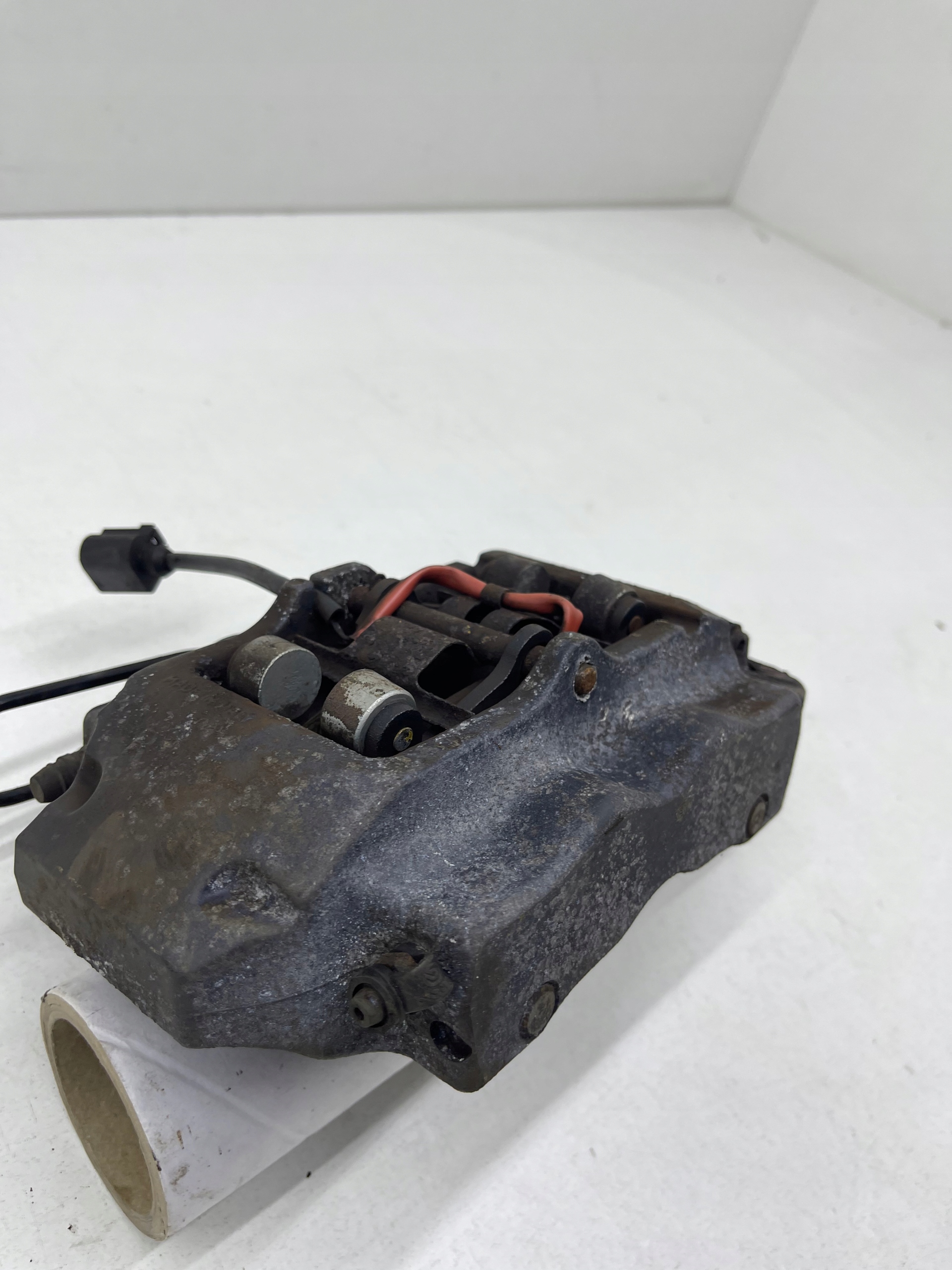 AUDI Q7 4L 3.0 TDI caliper brake right rear part