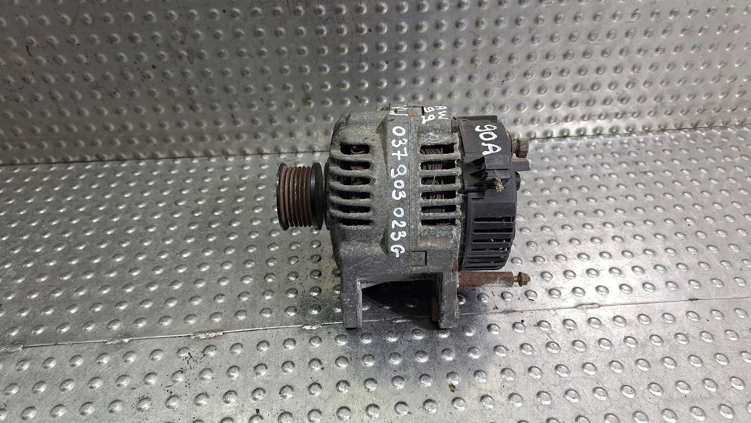 ALTERNATOR 90A 037903023G VW GOLF III PASSAT B4 1.6 1.8 B