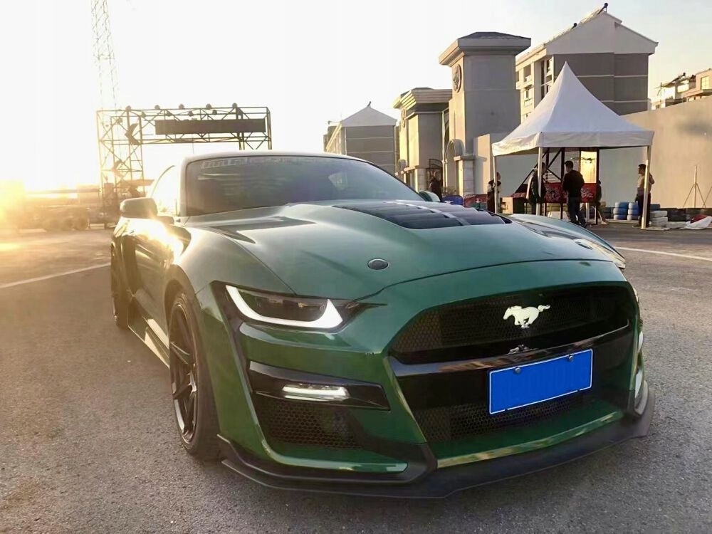 GT500 Body Kit Zderzak Maska Błotniki Lampy LED Migacze MUSTANG 2018-2023 Wersja Amerykańska