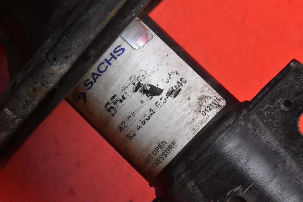 shock absorber left front 554046 VOLVO S60 1 and 2.0 T 180 KM 00-04