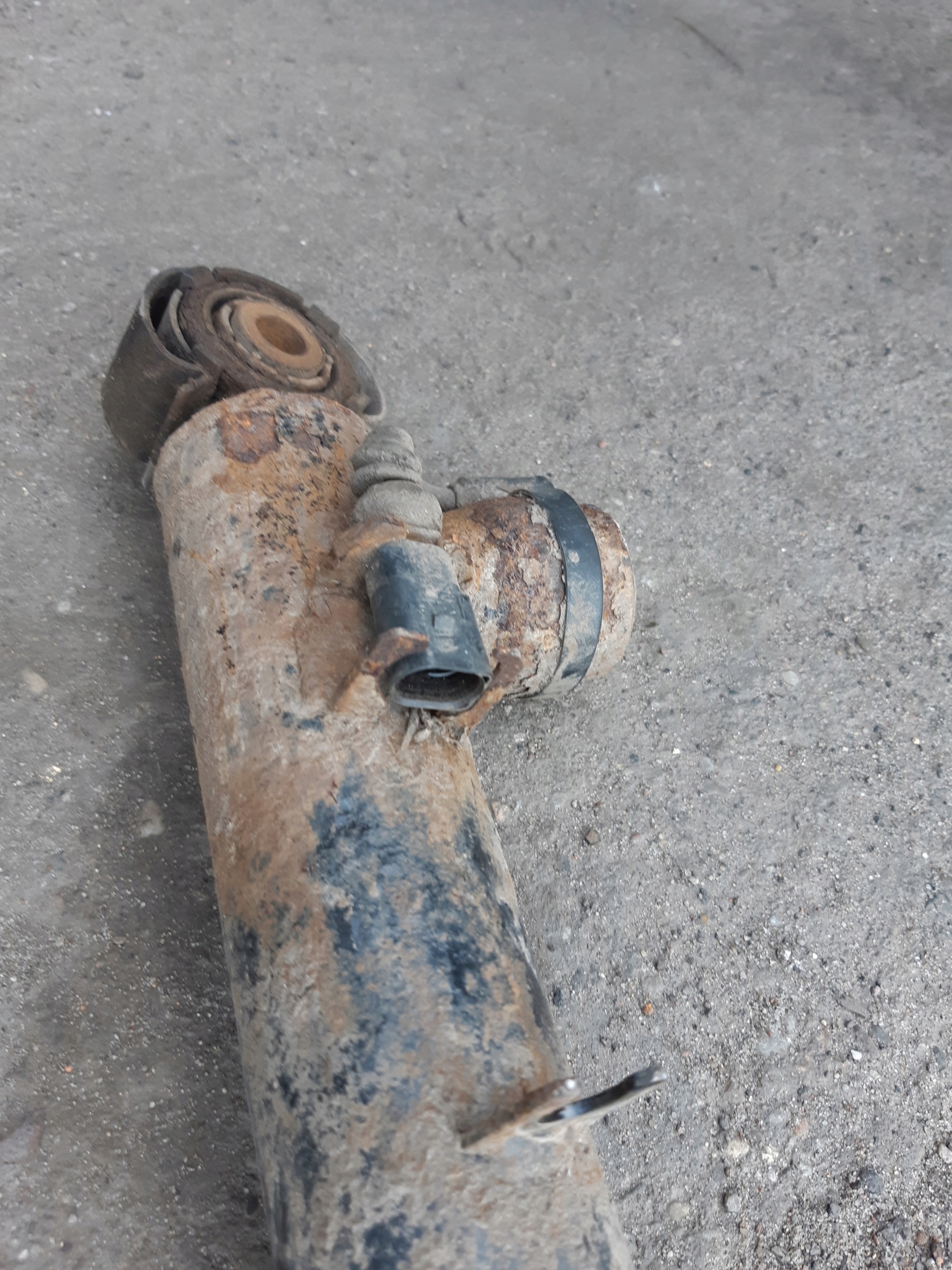 AUDI A4 B8 A5 8T shock absorber left rear part 8K0513025H