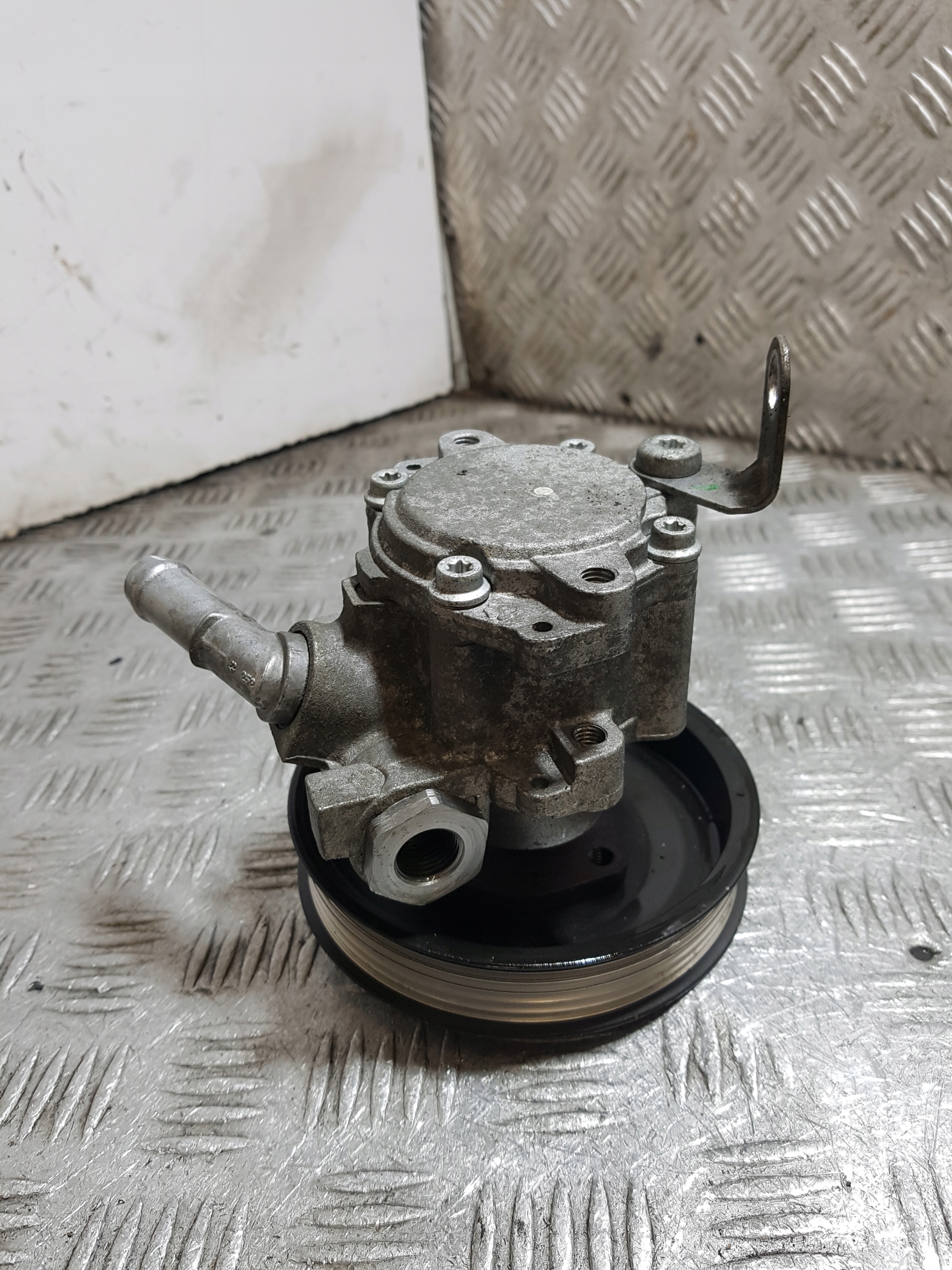 Servopumpe BMW E87 678045901 2.0D