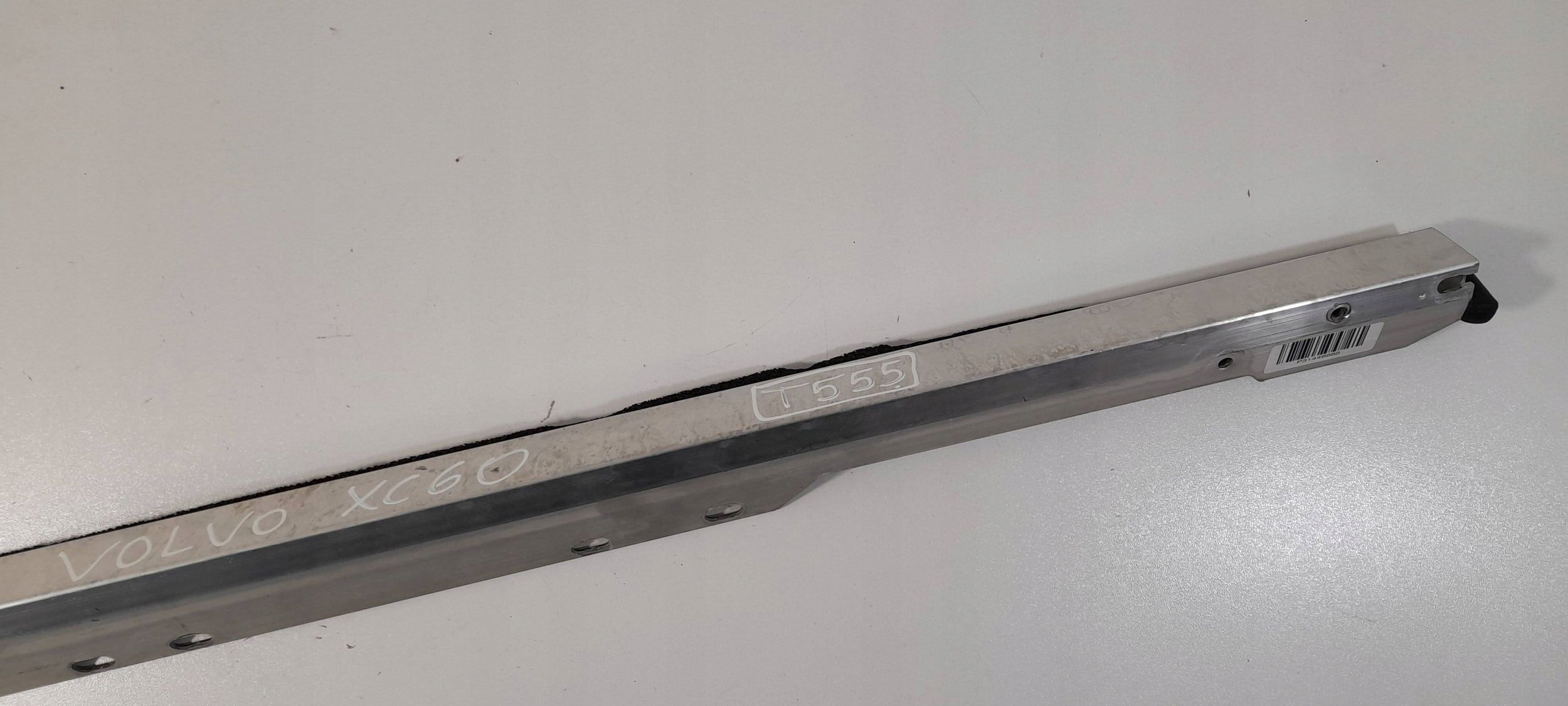 Volvo XC60 II sider under the window P31448888 (T555)