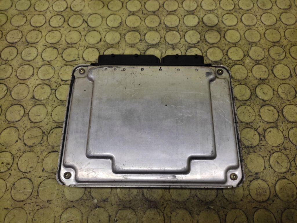 VW SHARAN and 1.9 TDI control unit of the engine 0281010630