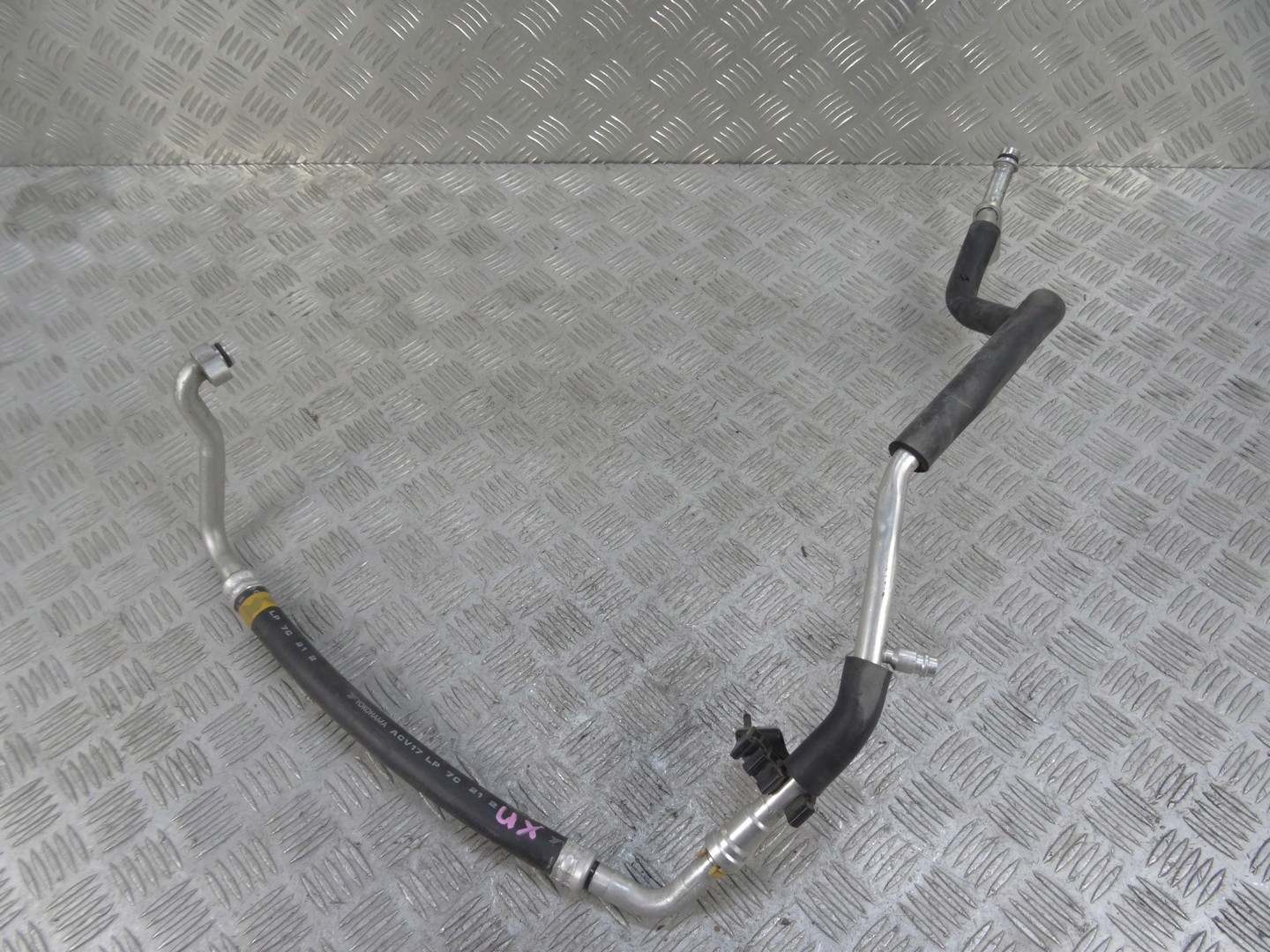 LEXUS UX КОНДИЦІОНЕР ГІБРИД