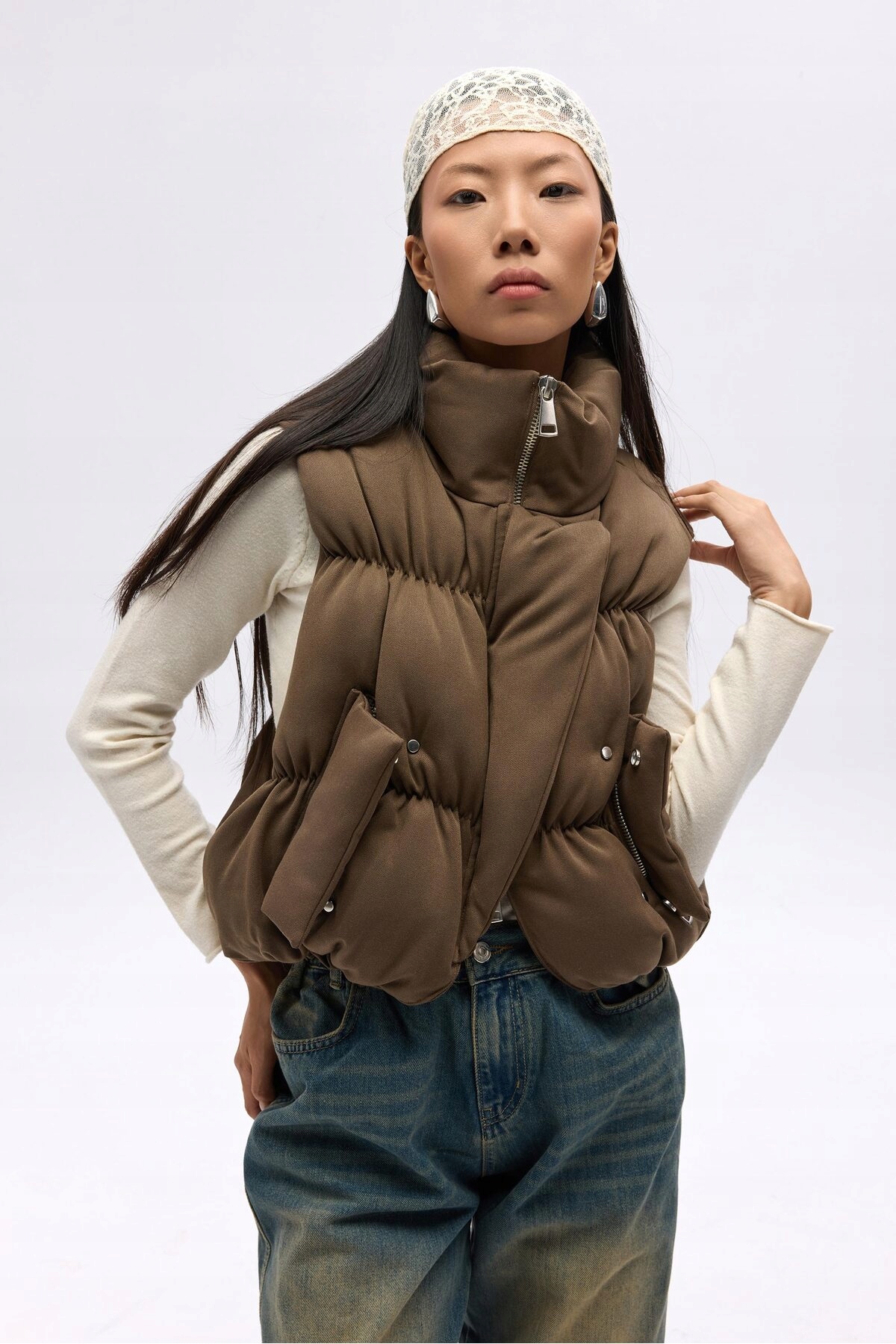 Maicollection Hnědá Prošívaná Vesta S Prostornými Kapsami M/L Opa