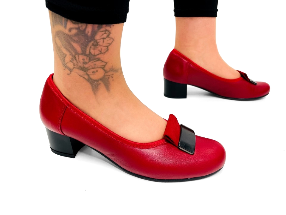 Červené Polobotky Kůže Nízký Podpatek Na Halušky 37