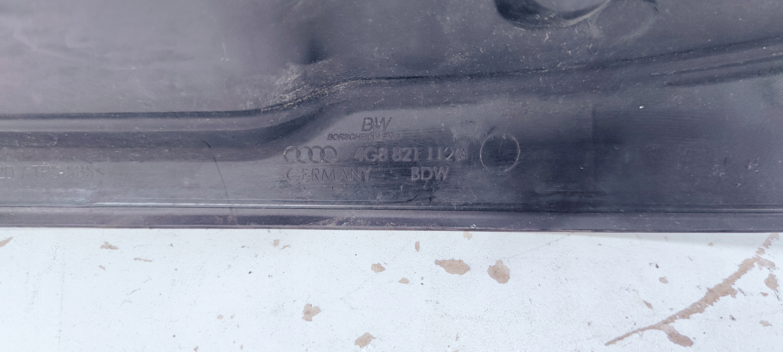 INSONORISATION AILE DROIT AUDI A7 4G8821112A