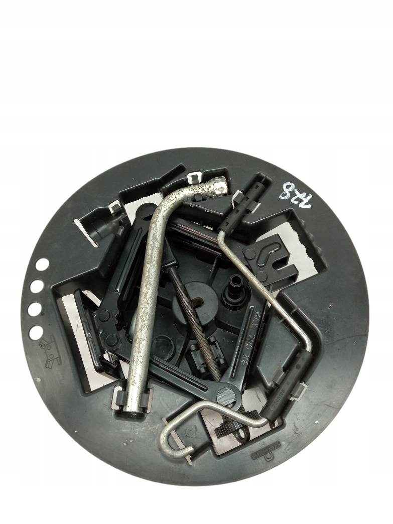 WKŁAD KOŁA ZAPASOWEGO LEWAREK KLUCZ KPL 46761190 Fiat Punto II (1999-2003)