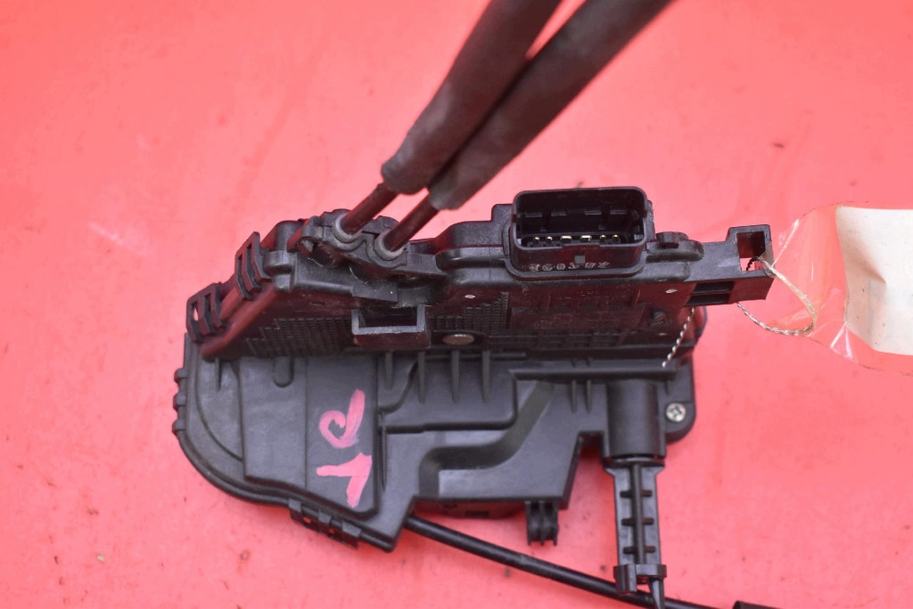 lock door left front front EU 81310-2K000 KIA SOUL 1 and 08-11