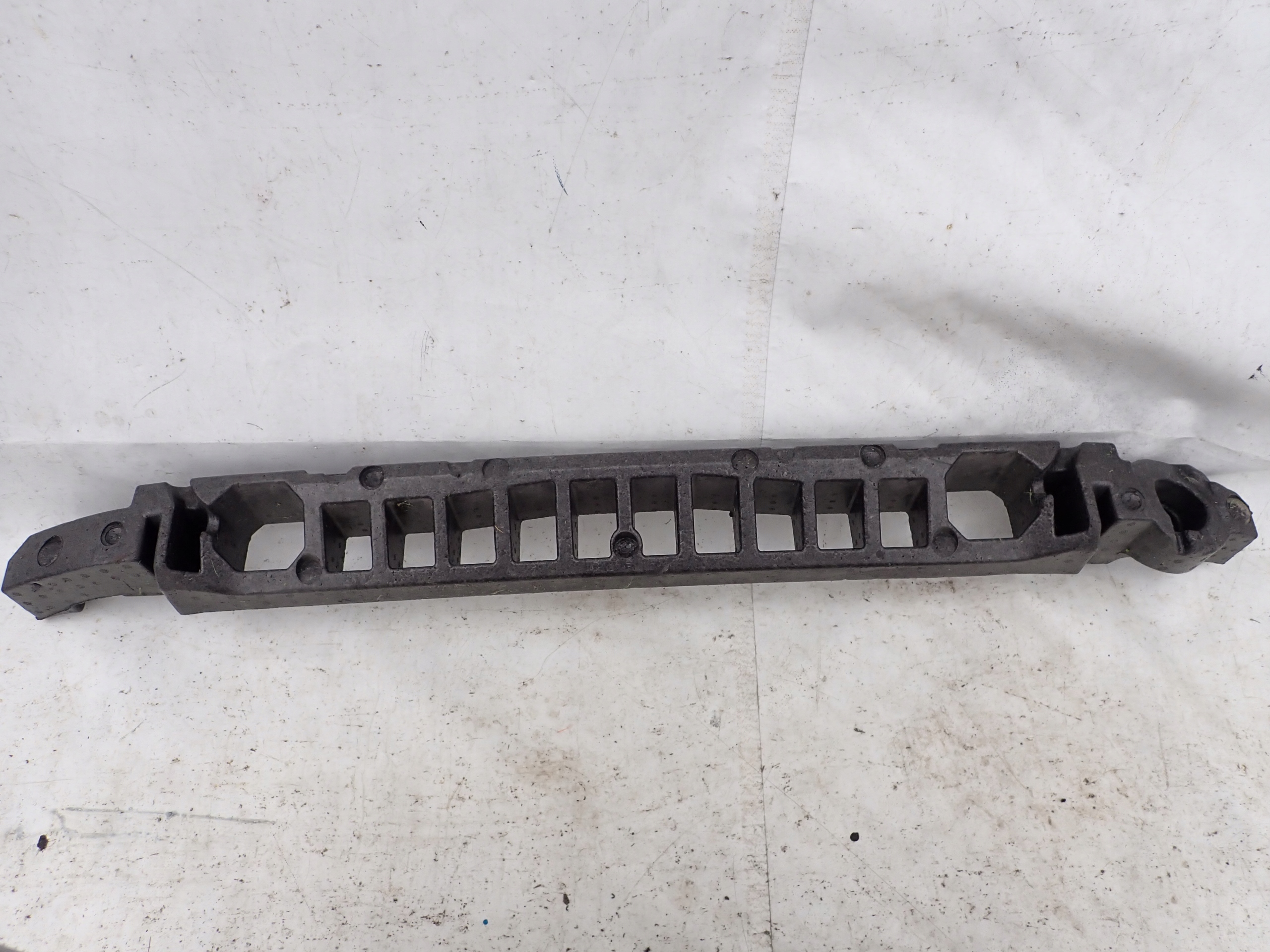 VW PASSAT B8 ABSORBER der Stoßstange vorne 3G0807251D