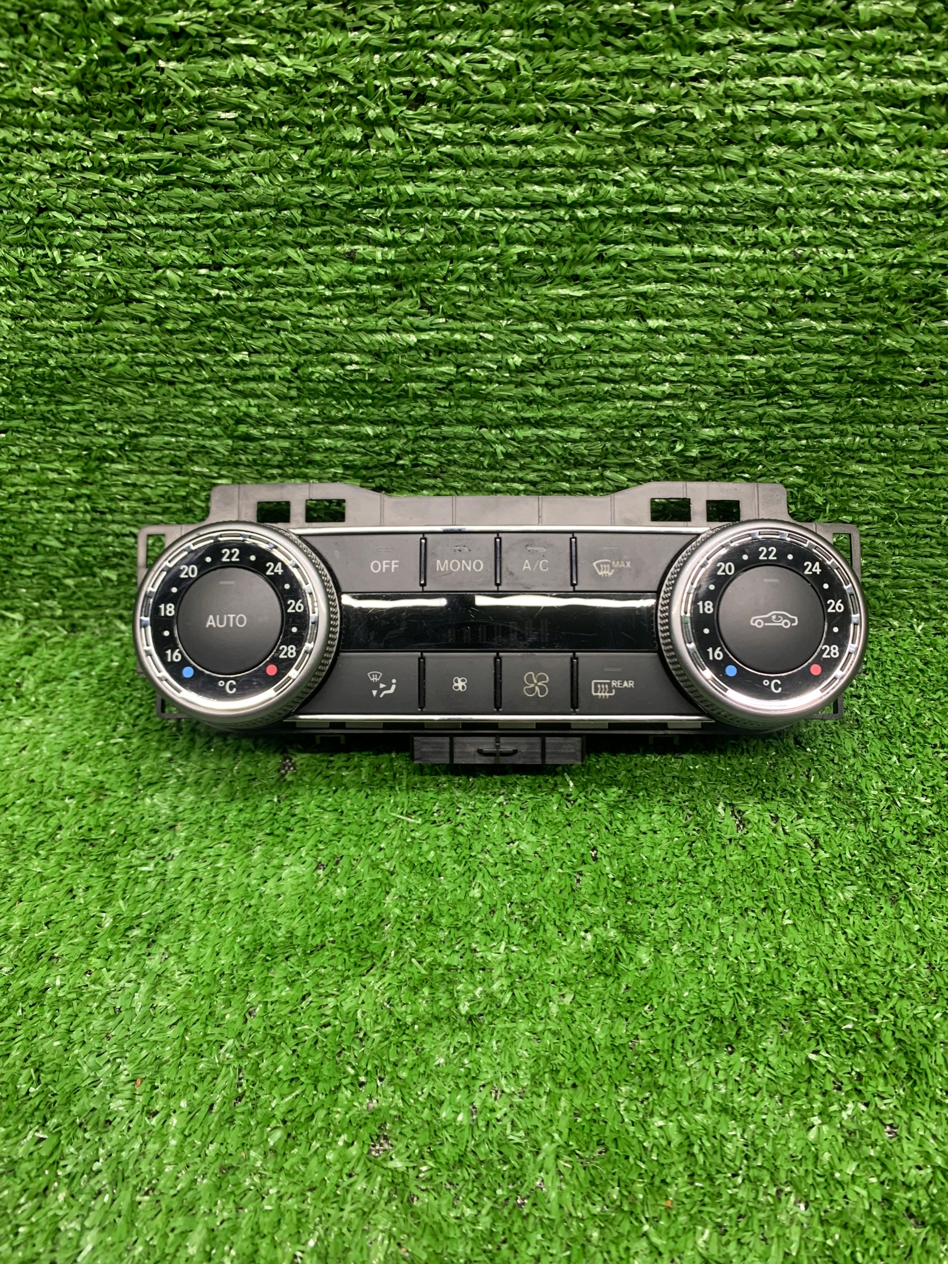 PANEL KLIMATYZACJI MERCEDES C W204 2048309885