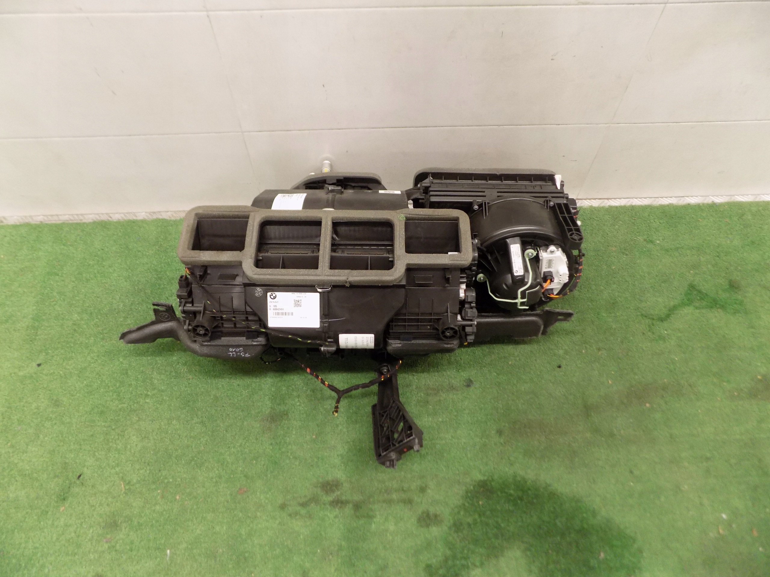 BMW I8 L12 heater 9290519