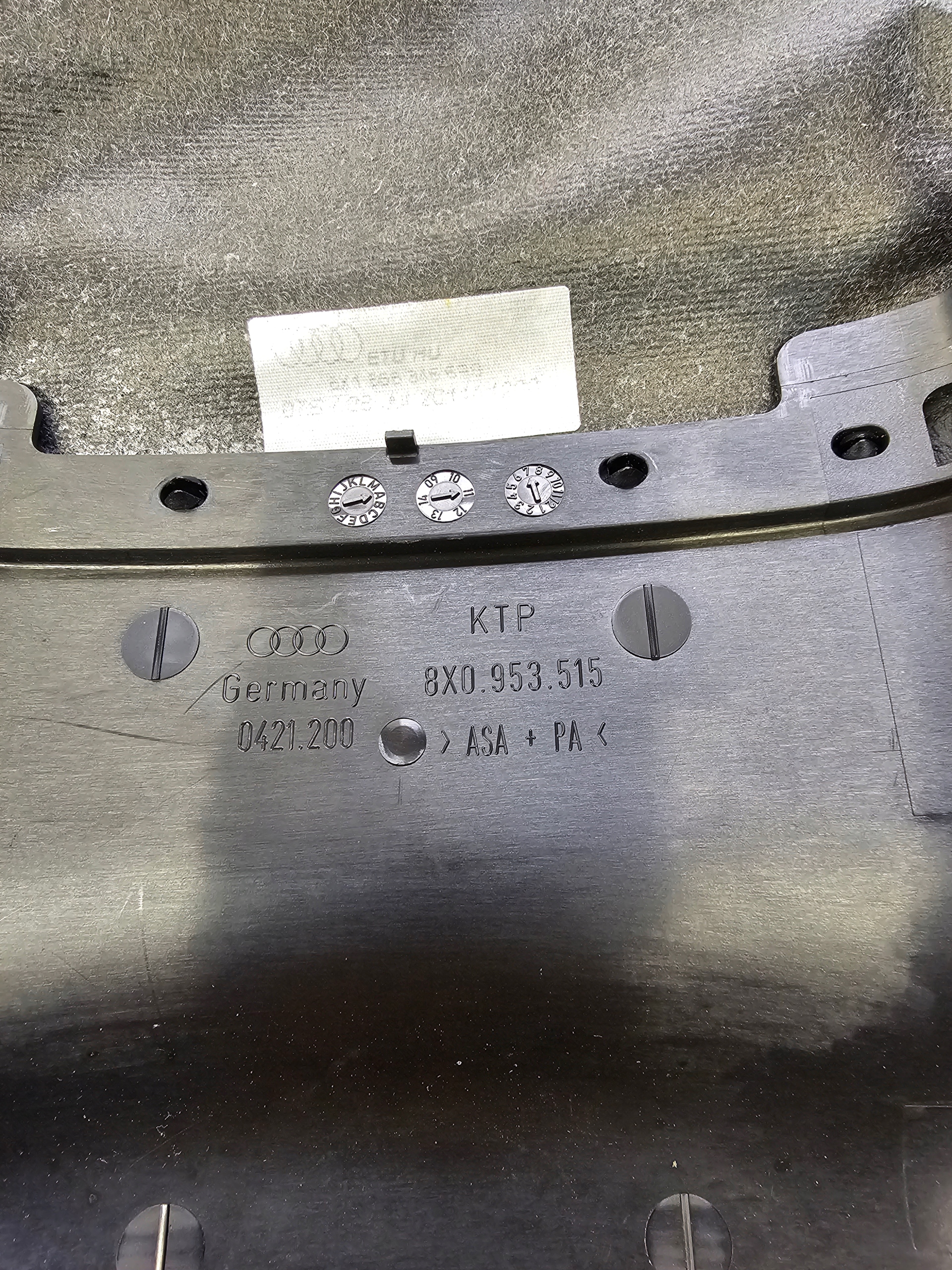 BLENDE ABDECKUNG DER LENKSÄULE DES LENKRADS AUDI A1 8X 8X0953515