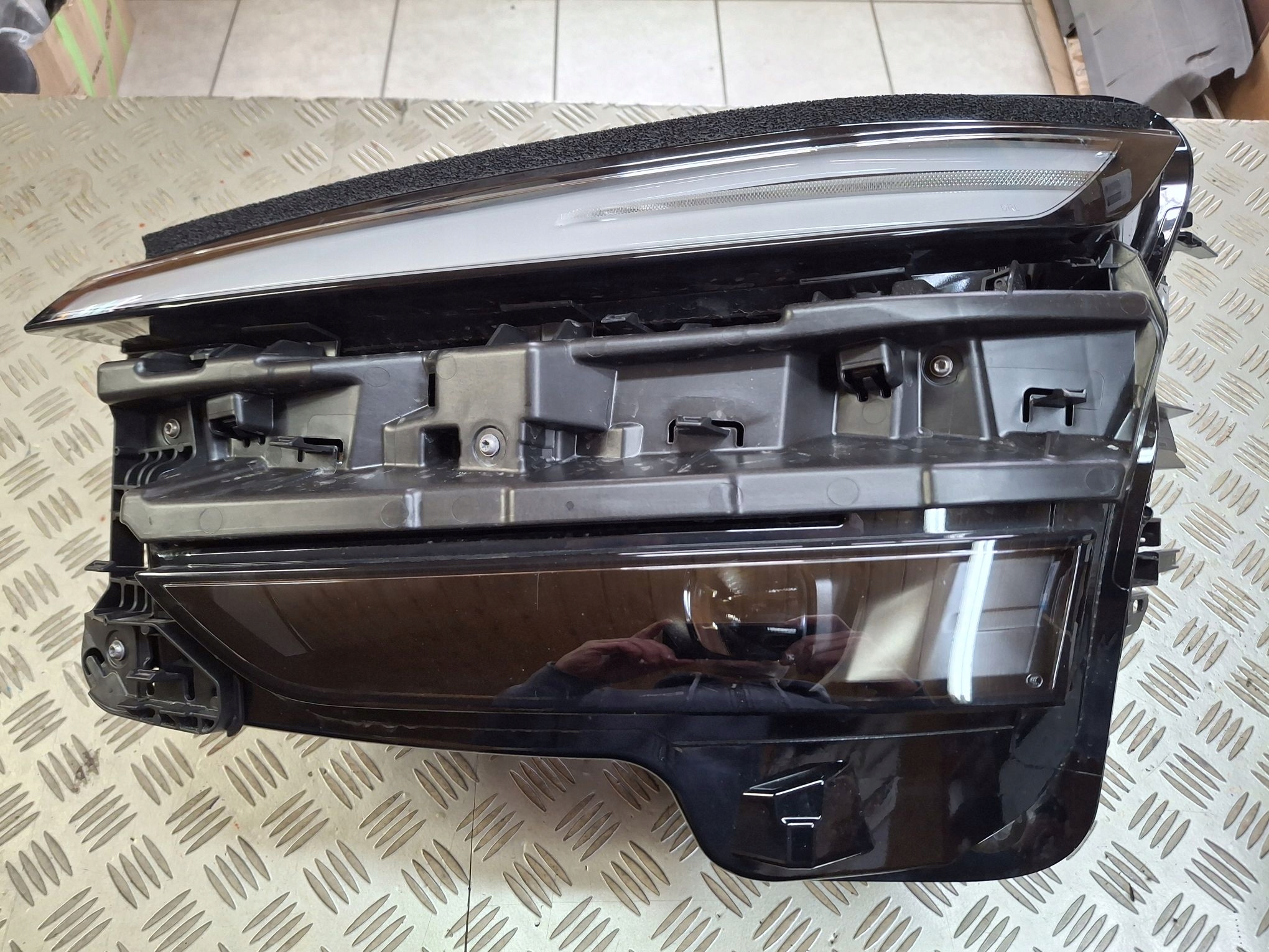 far lijeva prednja FULL LED TESLA Y JUNIPER 2024R->