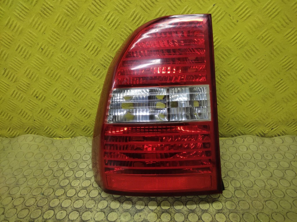 KIA SPORTAGE II light left rear part 924011F0