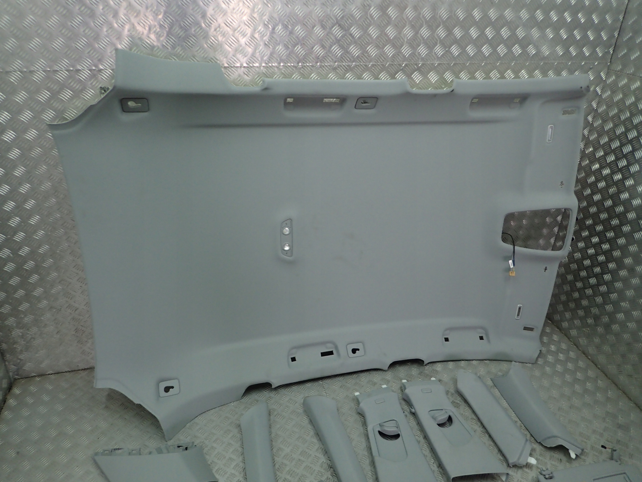 AUDI Q5 SQ5 80A PODSUFITKA SŁUPKI SPŁYWY Typ samochodu Samochody osobowe