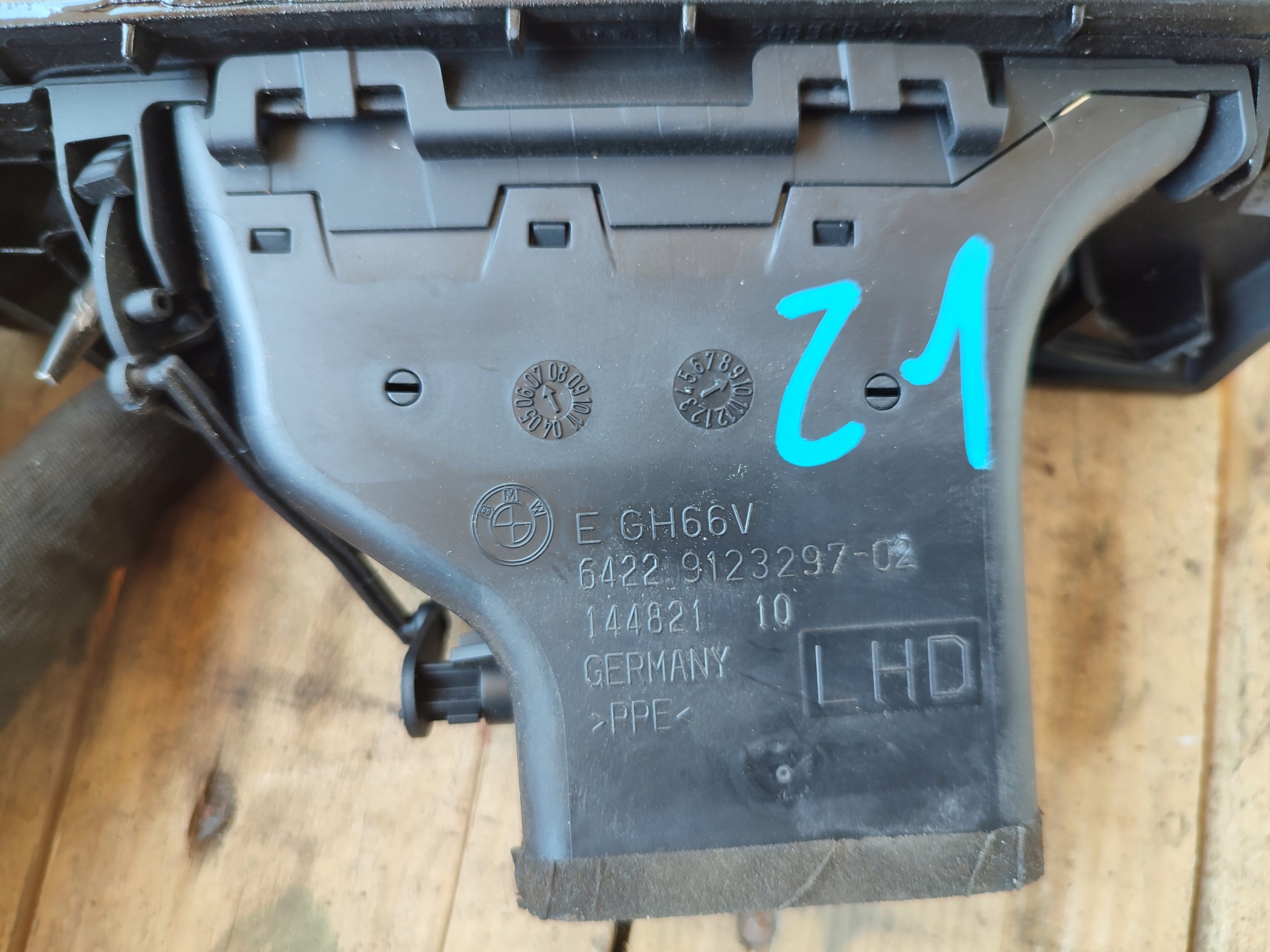Mriežka Prívod BMW E90 E91 9123297
