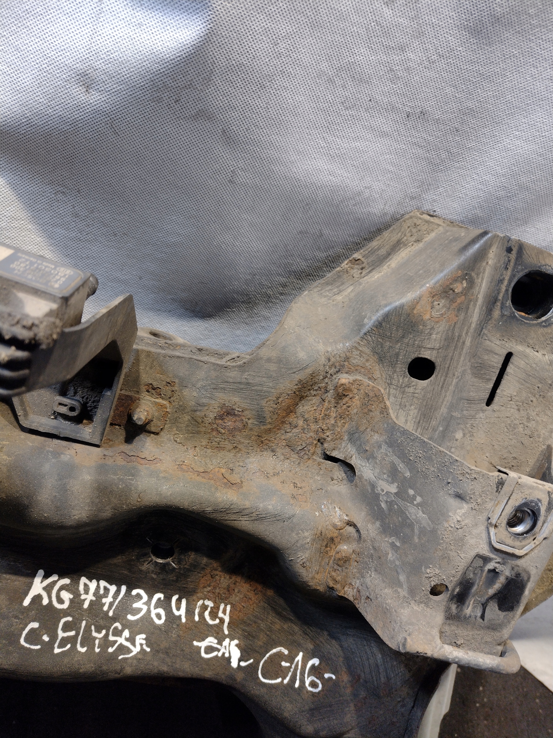 subframe axle beam front Citroen C-elysee II 2 1,6 Blue HDI