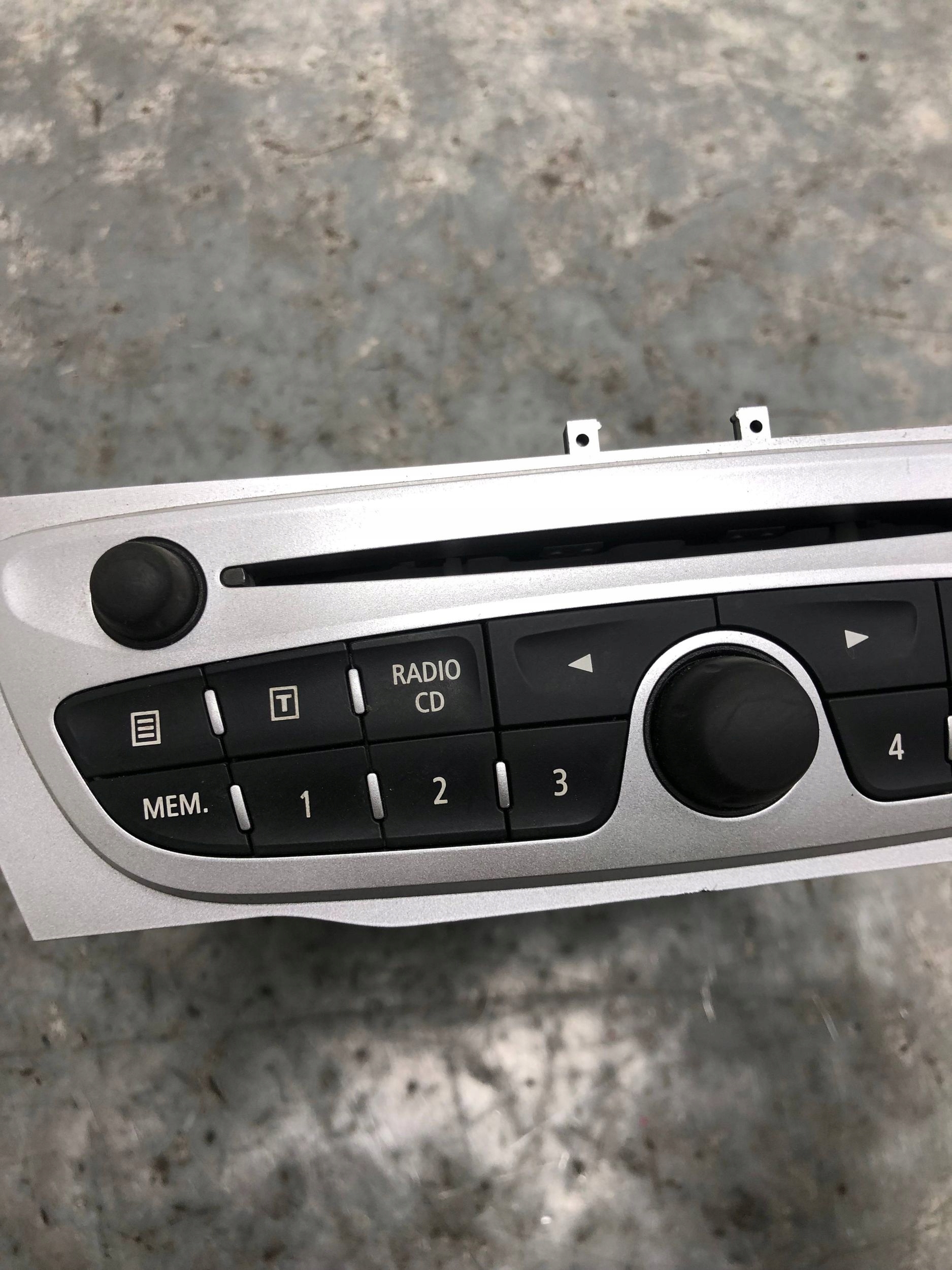 RADIO CD RENAULT SCENIC III 281150743R