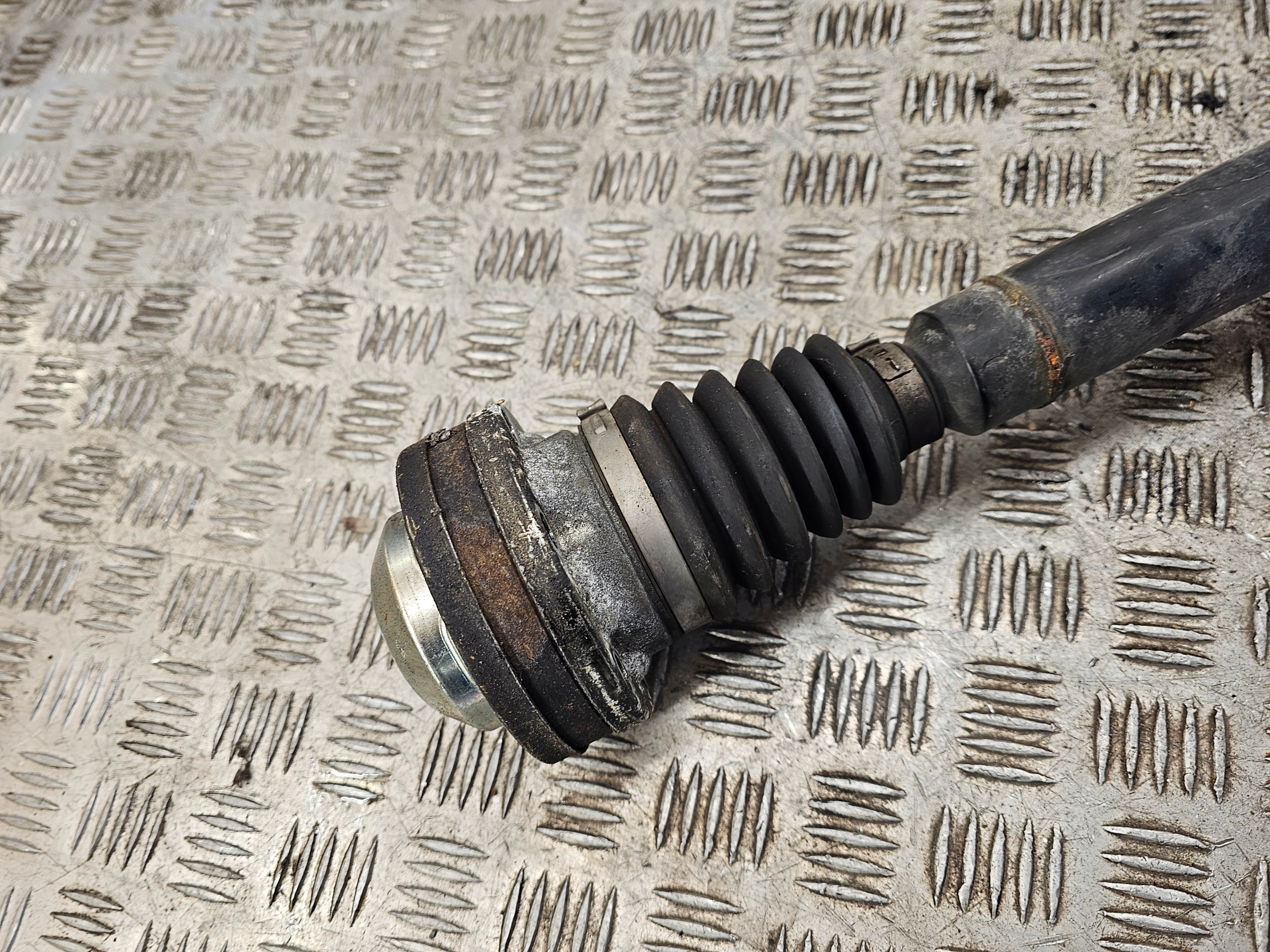 semi-axis right front long 1K0407272EN VW PASSAT B6 2.0 TDI BMP 06R