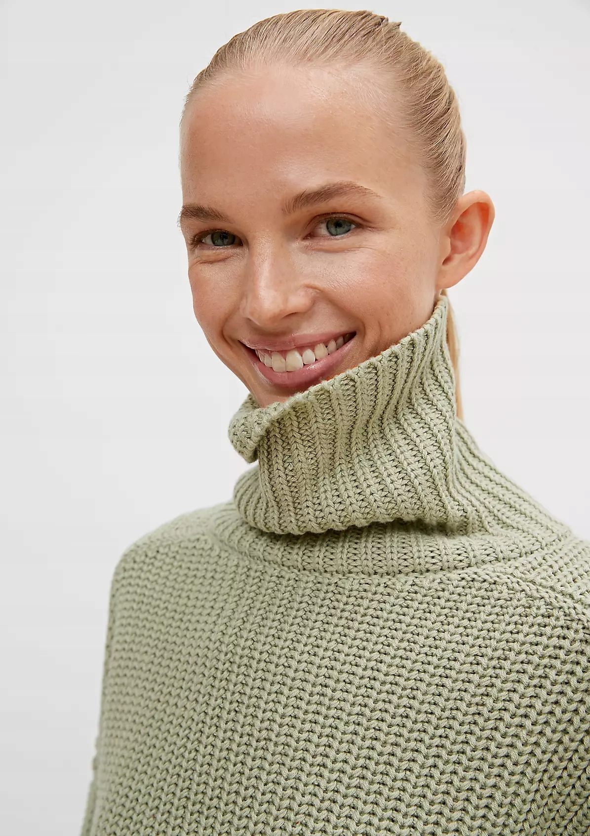 Sweter golf luźny Comma 38 Linia regular