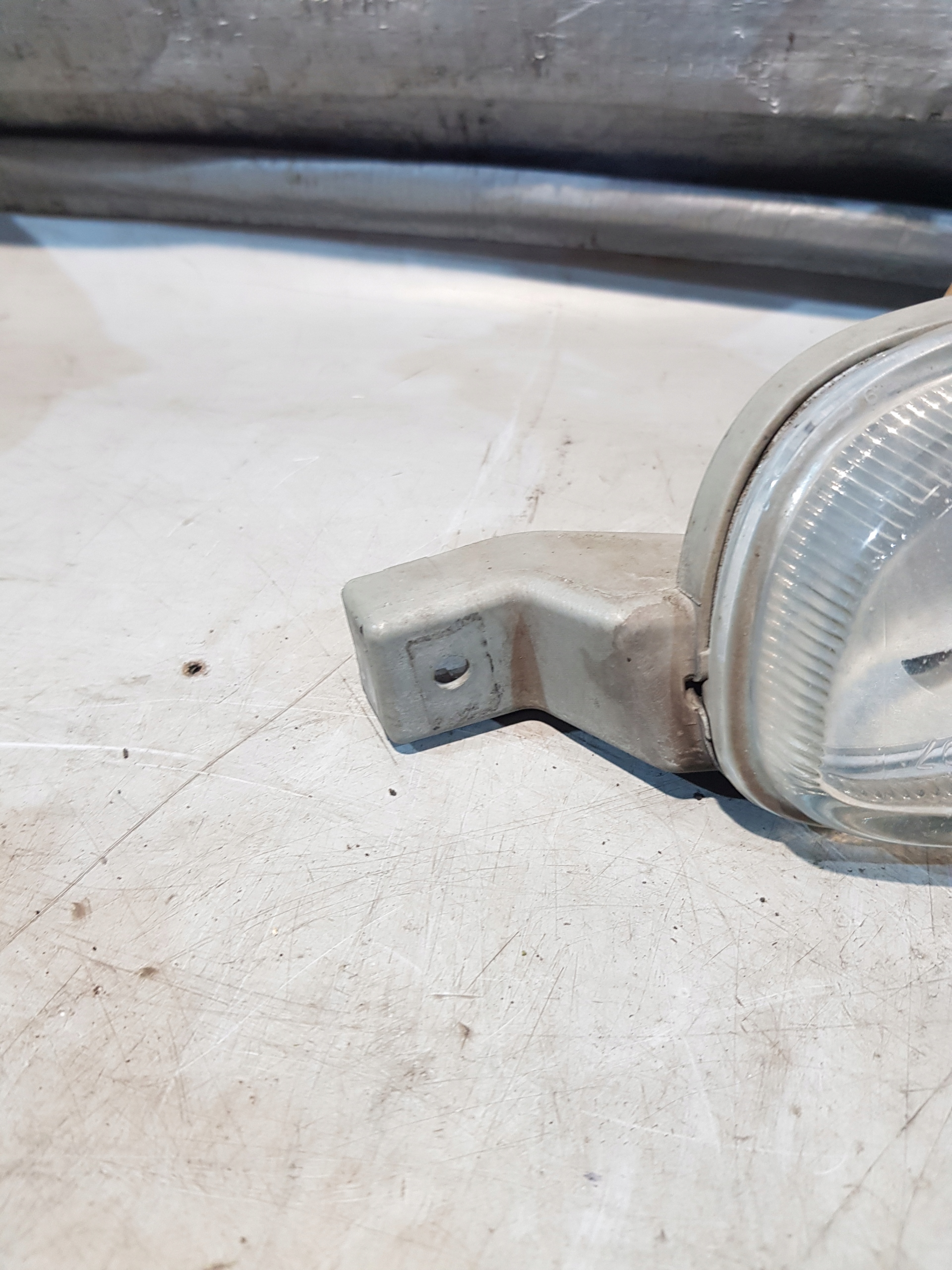 light przeciwmgielne rear. left side Volvo S40 30865564