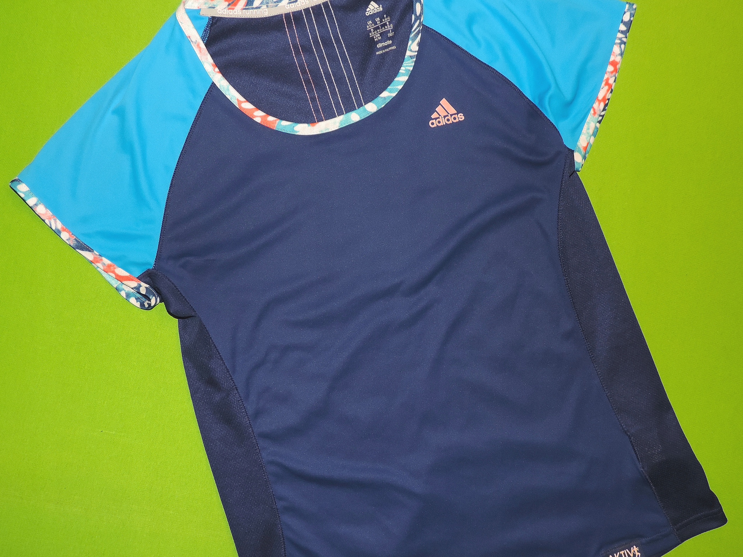 ADIDAS__DAMSKI SPORTOWY T SHIRT__M Kod producenta 858798987722
