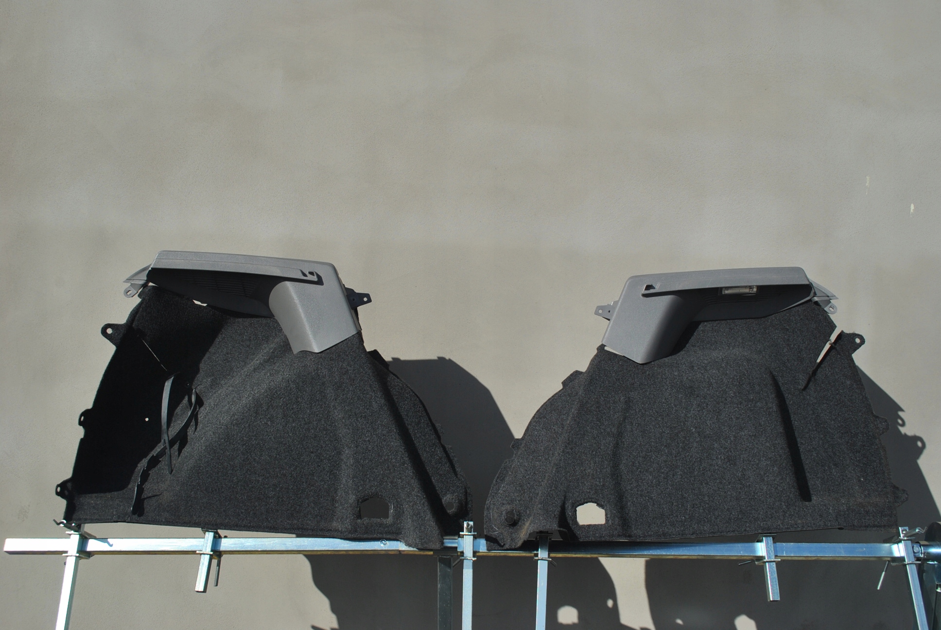 BOCZKI TAPICERKA BAGAŻNIKA VW GOLF V