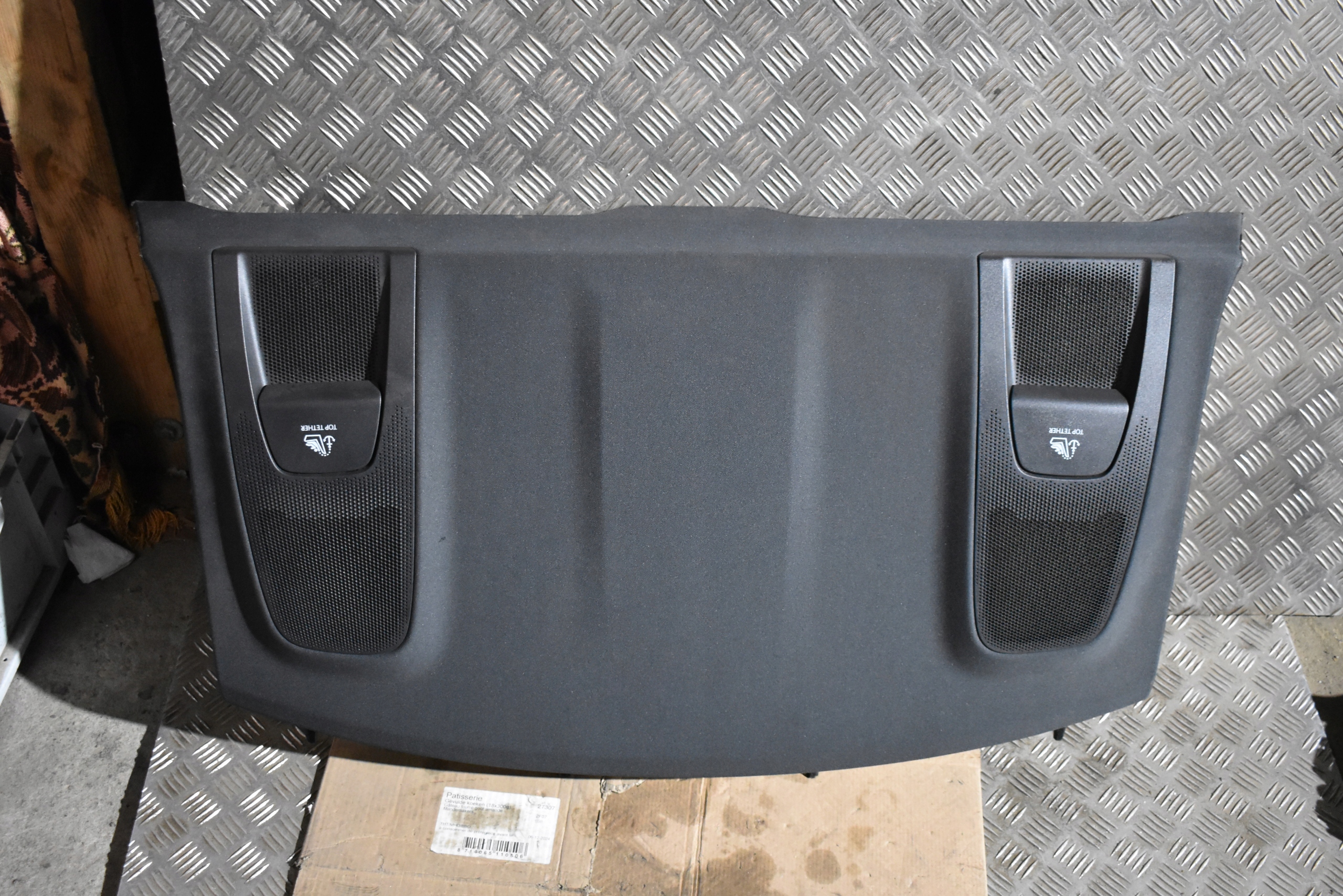 IDEALNA plato rear boot PORSCHE TAYCAN 1