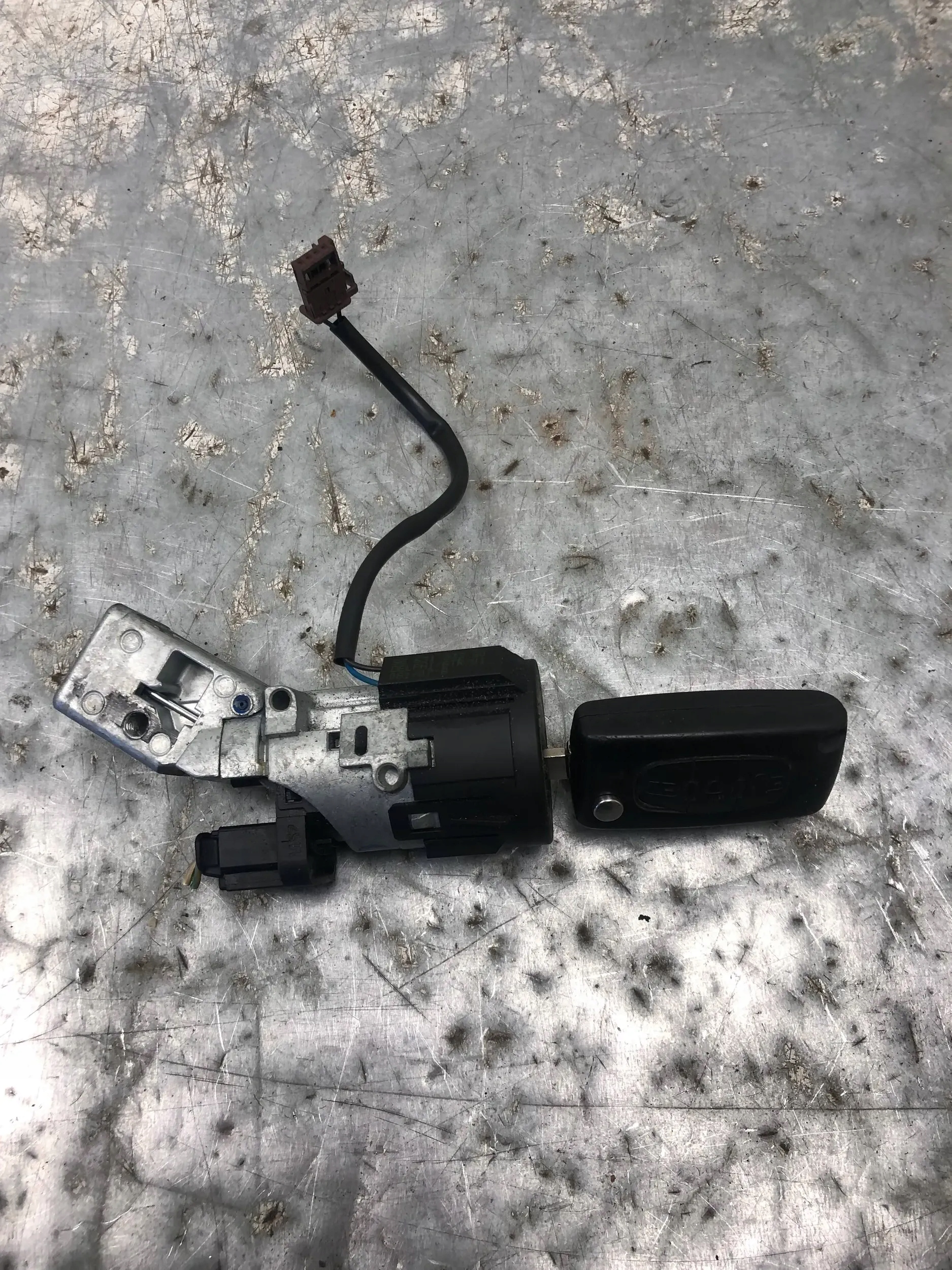 ignition + key CITROEN C4 and 9663123380